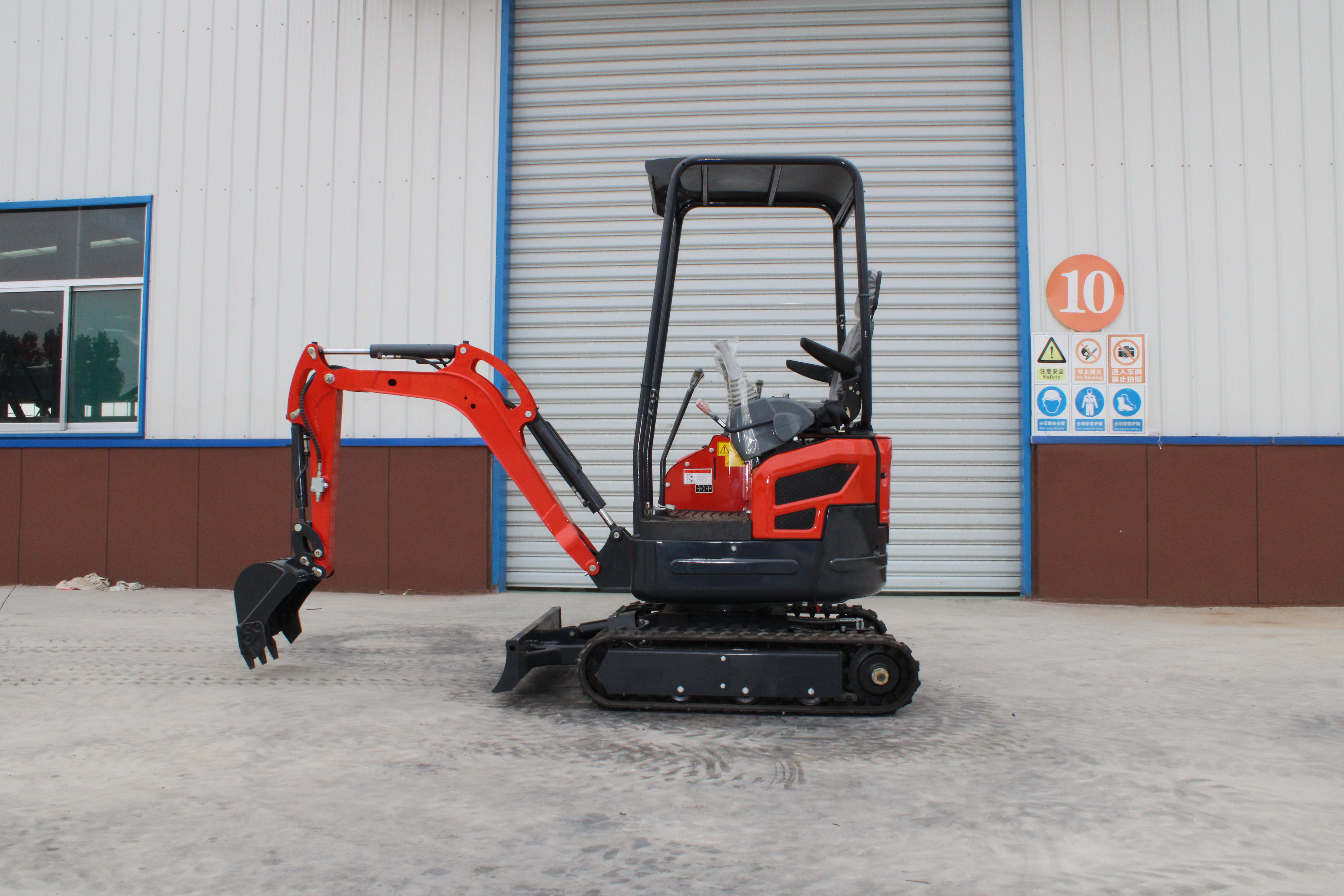 SL17JC-6 1.7 Ton Mini Crawler Excavator, Small Digger For Garden Renovation & Greenhouse Loosening, Mini Excavator For Construction Landscaping Export