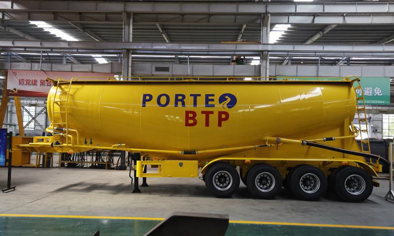 30cbm 3-Axle 3-Compartment Powder Material Transport Truck cement tanks bulk powder trailer For Sale