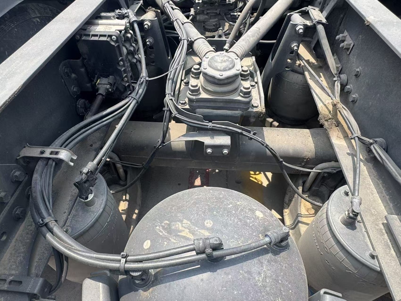 Used Import Volvo FH460 Tractor Head, Registered Dec 2020, 6×2R 9 Air Bag Lift Axle, Auto Transmission 2.79 Gear Ratio, Transferable Nationwide