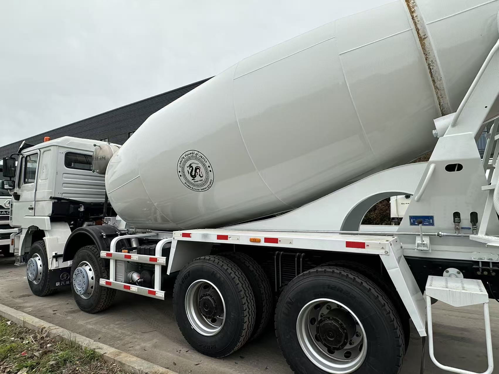 SHACMAN F3000 6×4 Concrete Mixer Truck 8 Cubic Meter With WP10 340HP Euro II Engine For Africa Construction