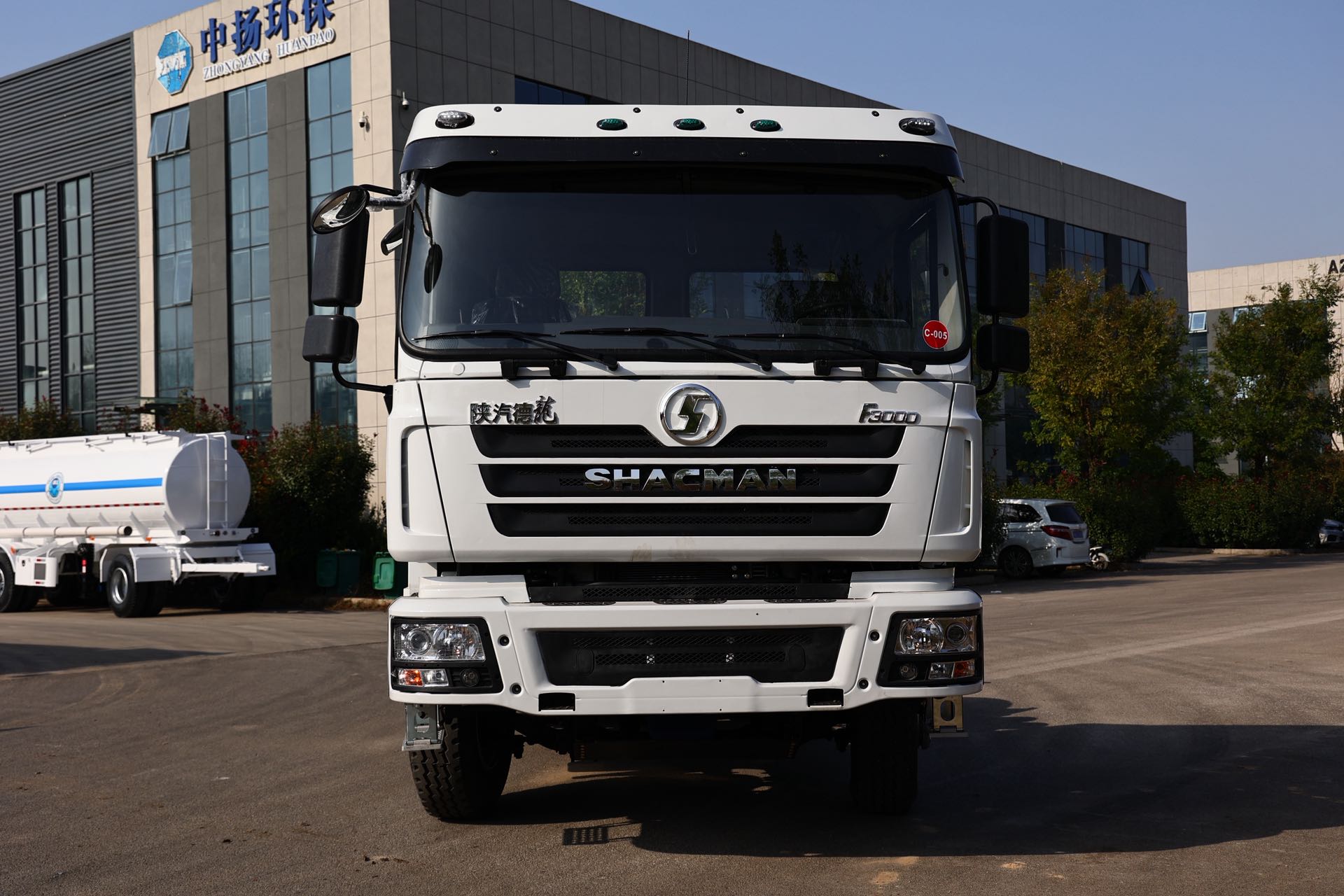 RHD Refit SHACMAN F3000 Container Tractor Truck 12.00R20 Steel Tires For Africa Port Export