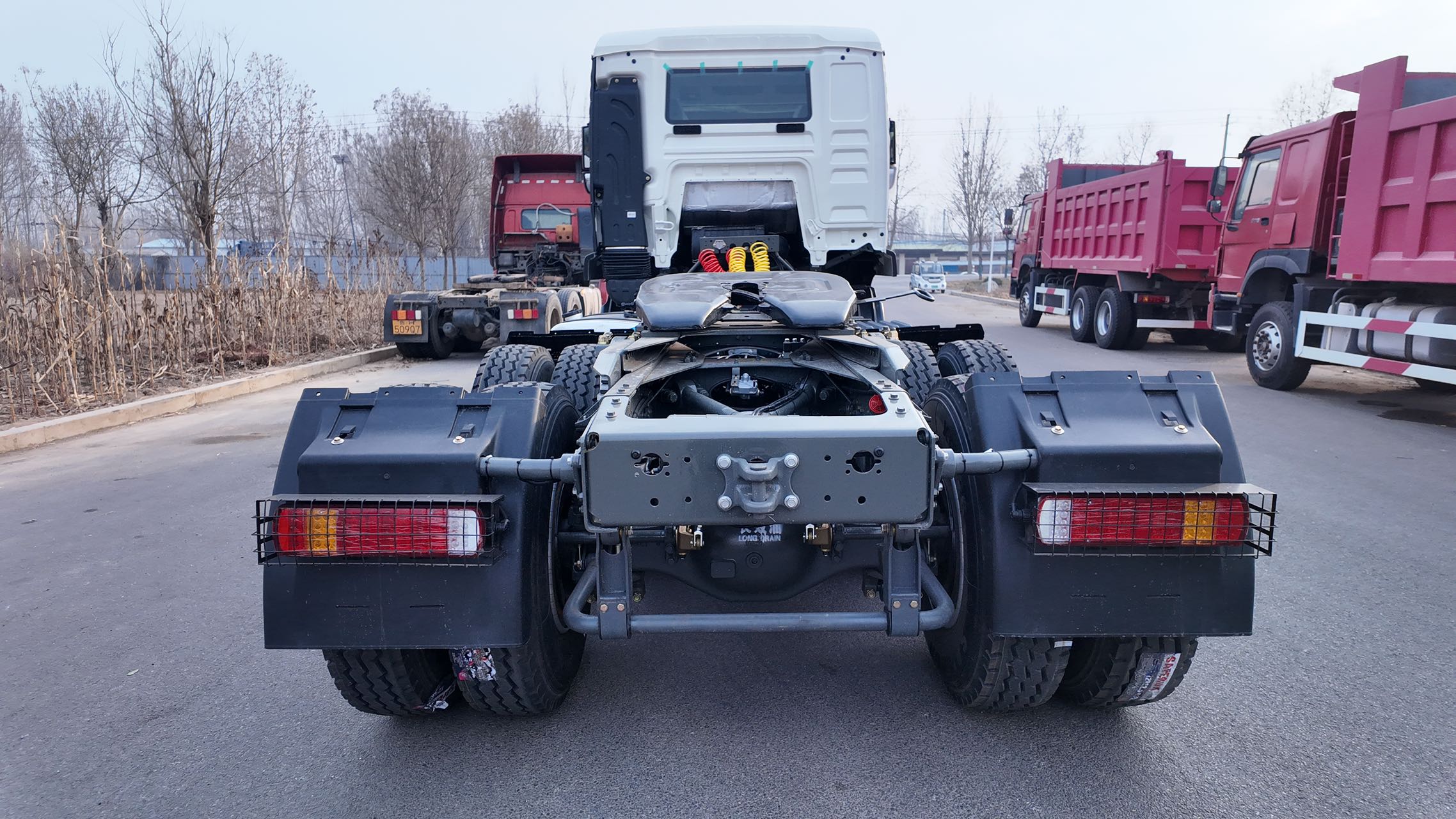 460HP MC11 HOWO TX 6×4 10-wheel Tractor Unit With 600L Aluminum Fuel Tank For Long-distance Logistics