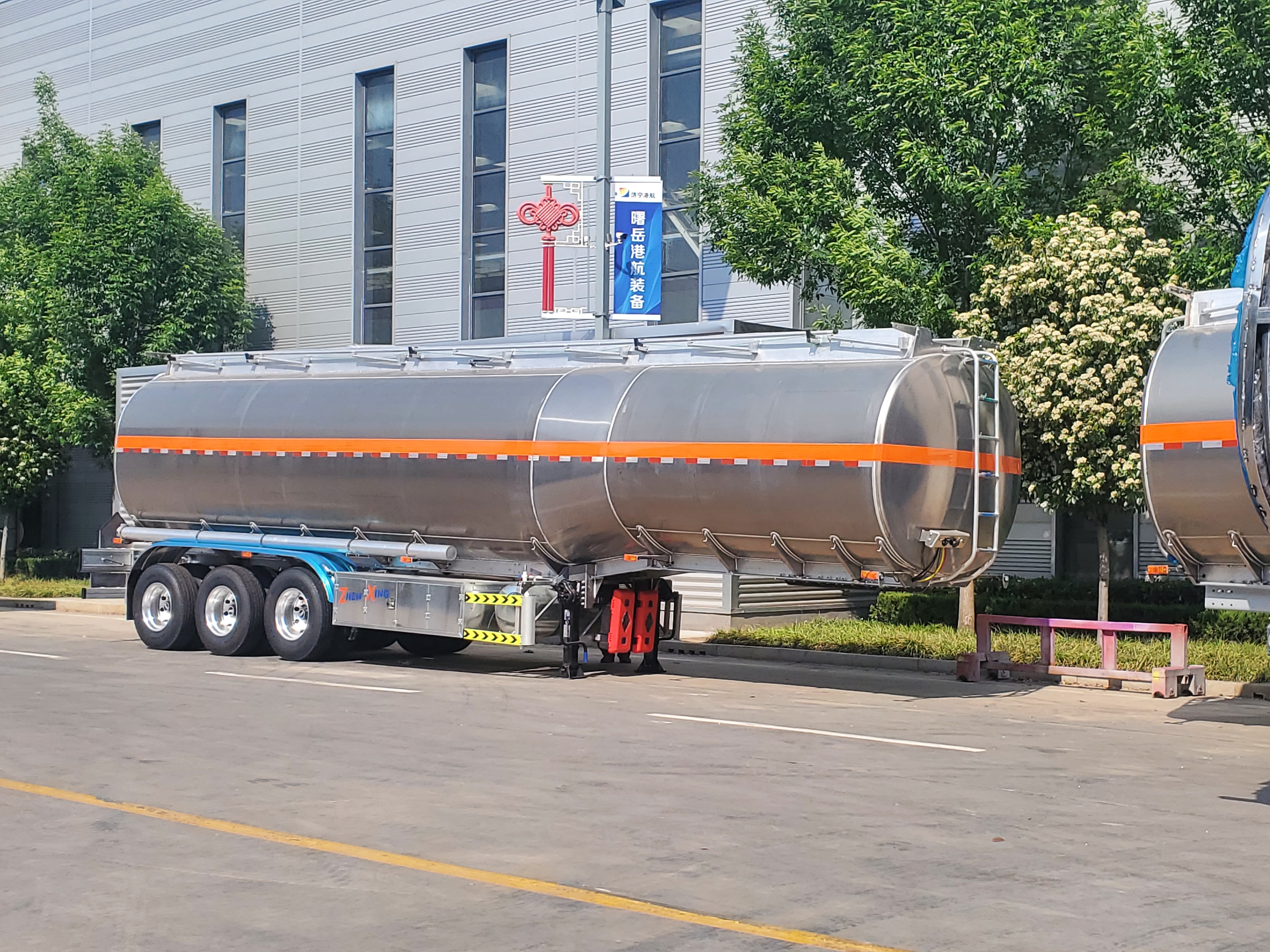 55cbm 5-compartment fuel tanker truck for sale