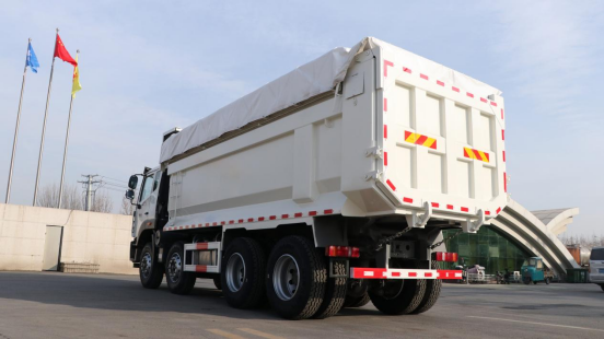 380/400HP Weichai WP10 HOWO NX 8×4 12-wheel City Dumper Truck With Sealed Rainproof Cargo Box