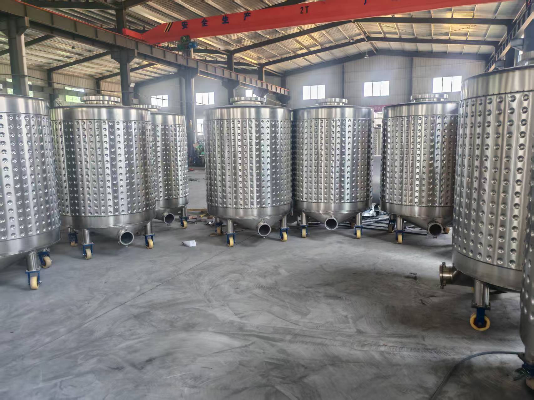 Stainless Steel Constant Temperature Fermentation Tank, Winery Wine Storage Vessel, Jacketed Cooling Wine Tank