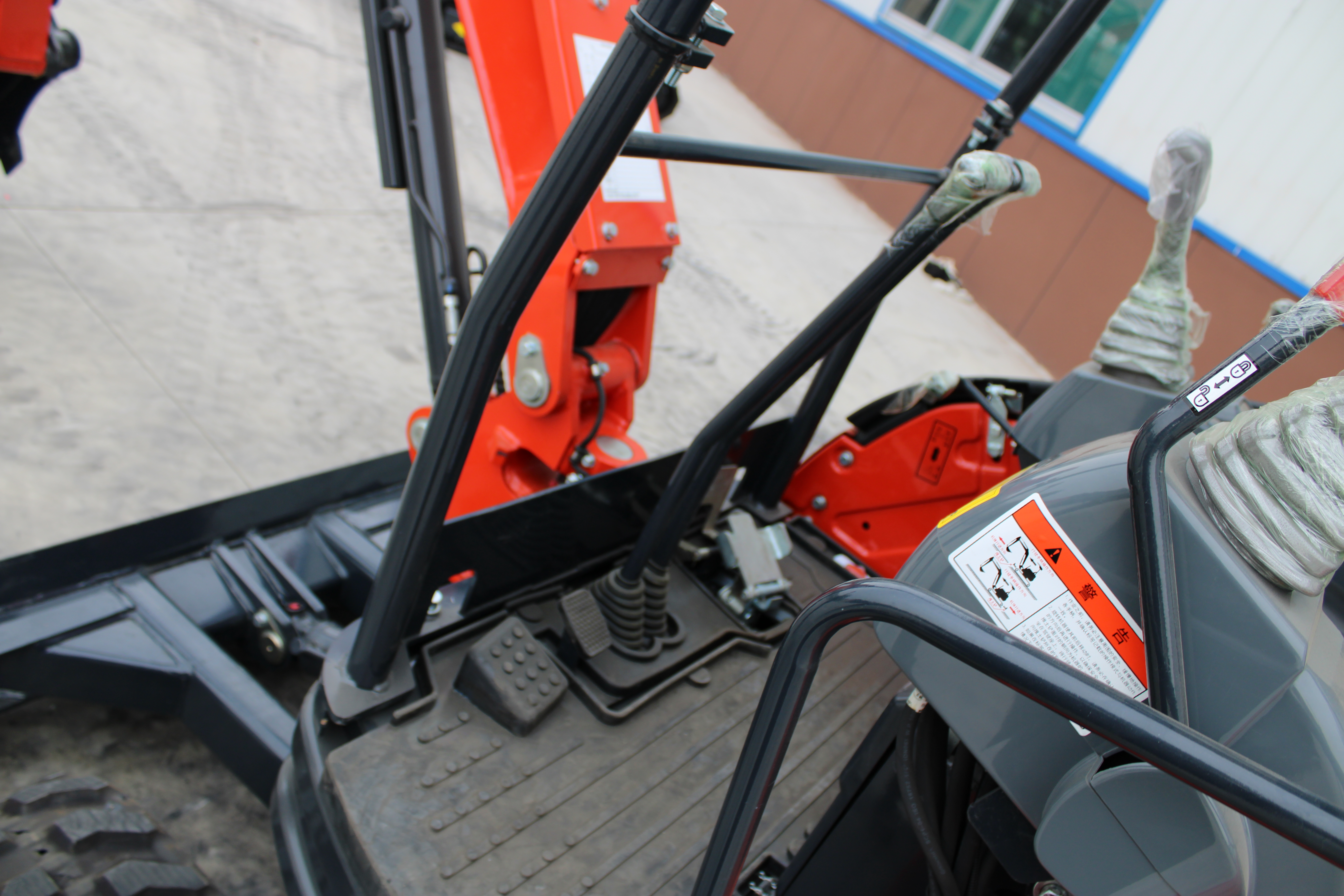 WWG25JF-6PS 2.5 Ton Mini Crawler Excavator, Small Digger For Farm Orchard Municipal Breaking & Trenching Export