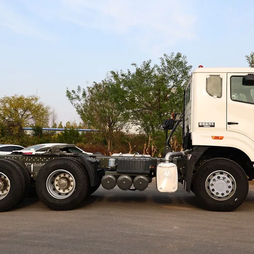 Sinotruk HOWO NX 6×4 Lightweight Tractor Head ZZ4257N3241W, 40 Ton Max Towing Container Semi-trailer Truck