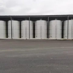 Stainless Steel Storage Tank, Large Vertical Liquid Holding Tank, Sealed Wine Storage Vessel