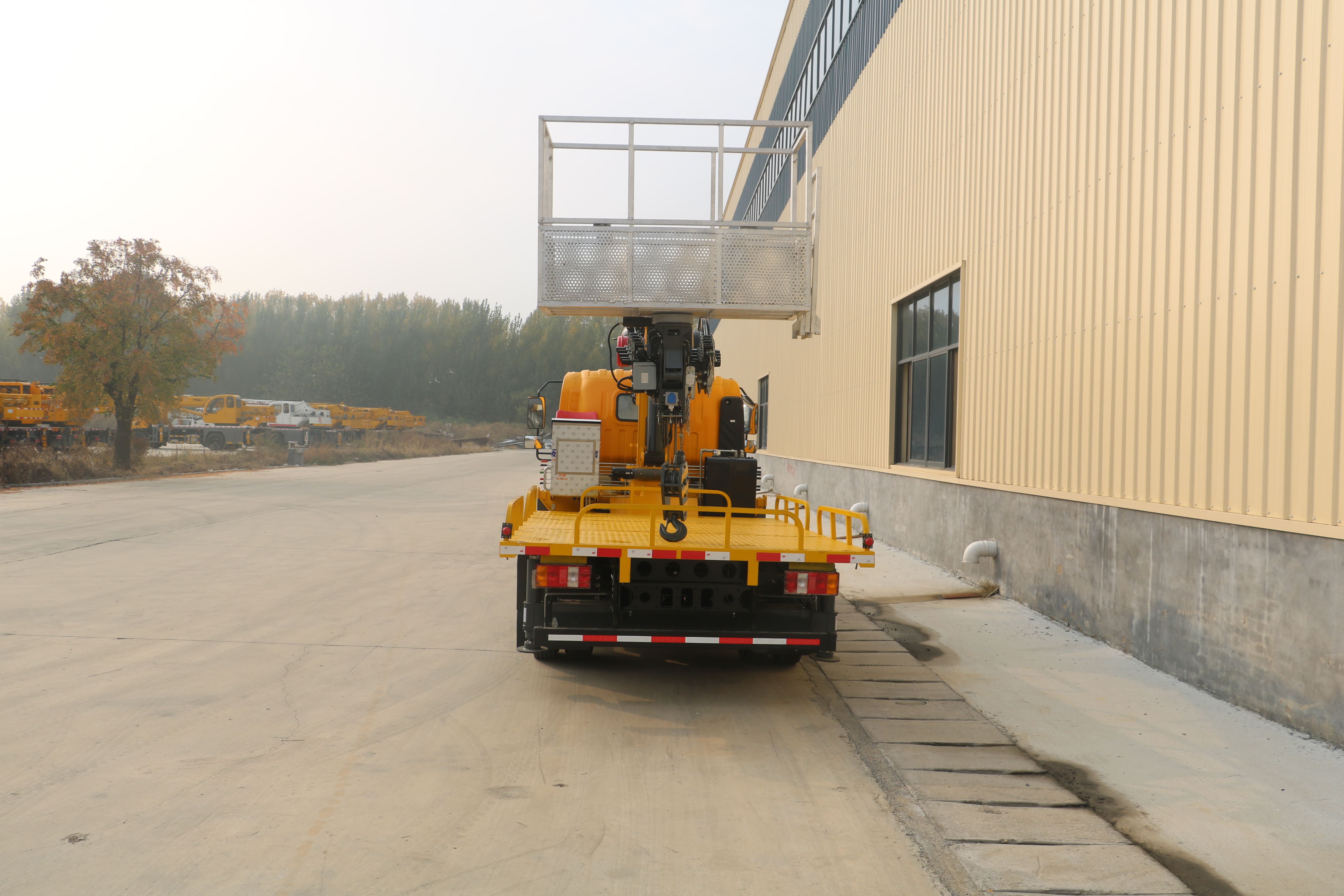 20m Aerial Platform Truck  Telescopic Boom Aerial Truck with Basket