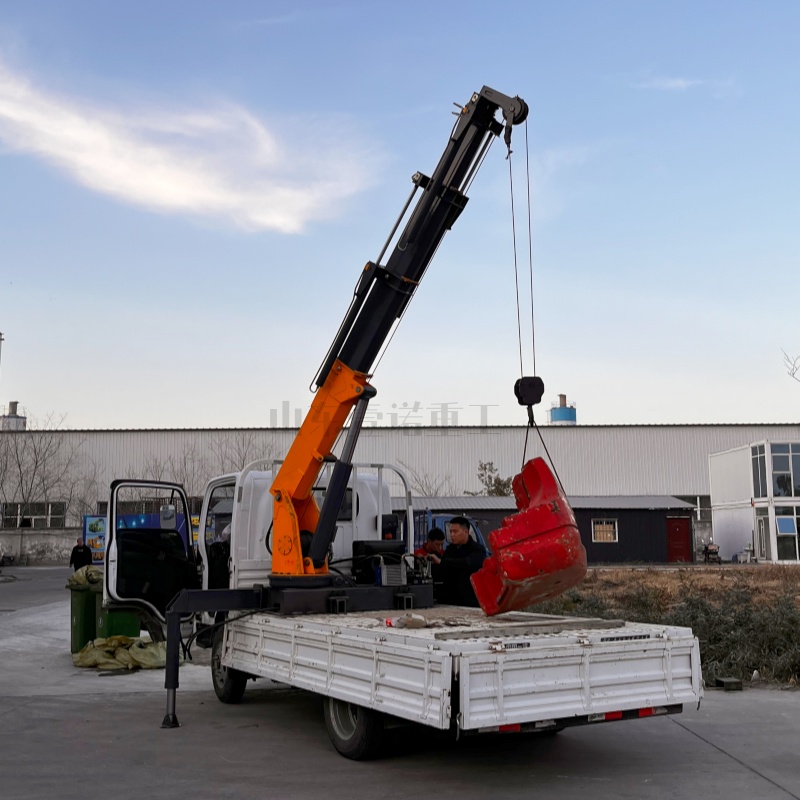 Hydraulic truck light truck modification with accompanying crane