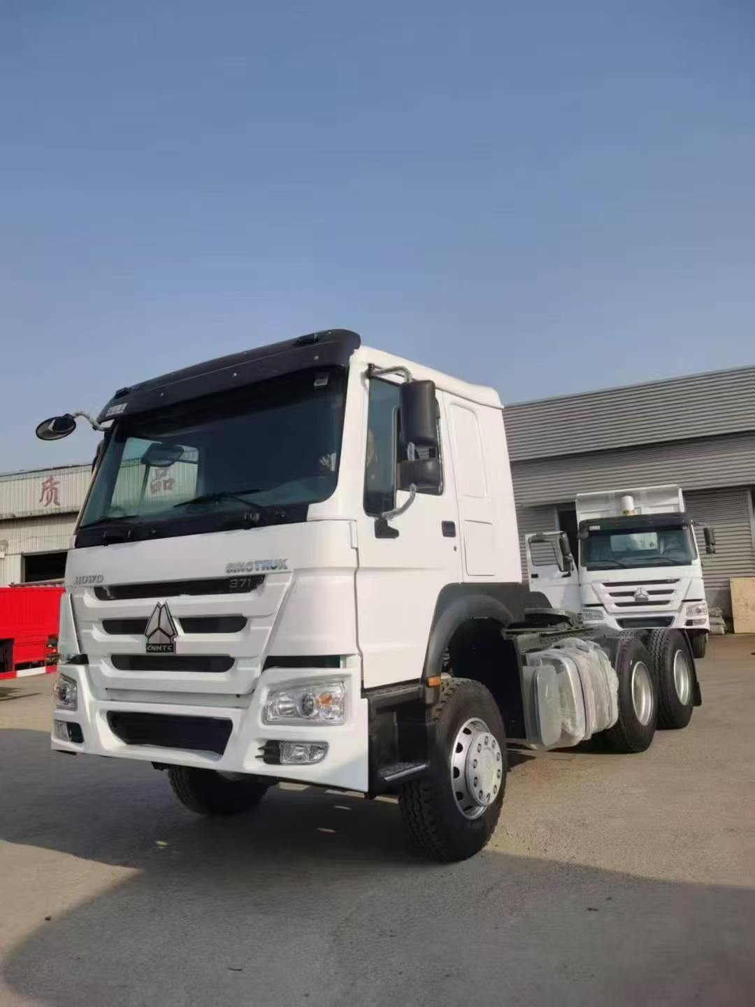 SINOTRUK Howo 371 horsepower 6×4 classic tractor head, with export license