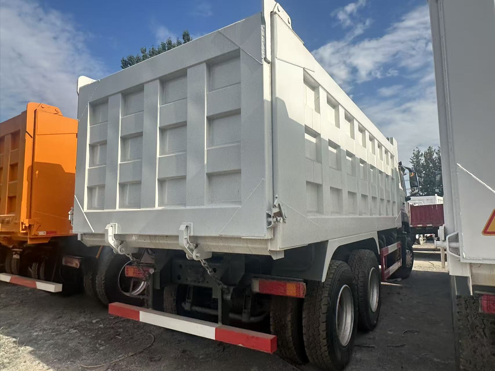 SINOTRUK HOWO NX 6×4 Heavy Duty Mining Construction Dump Tipper Truck