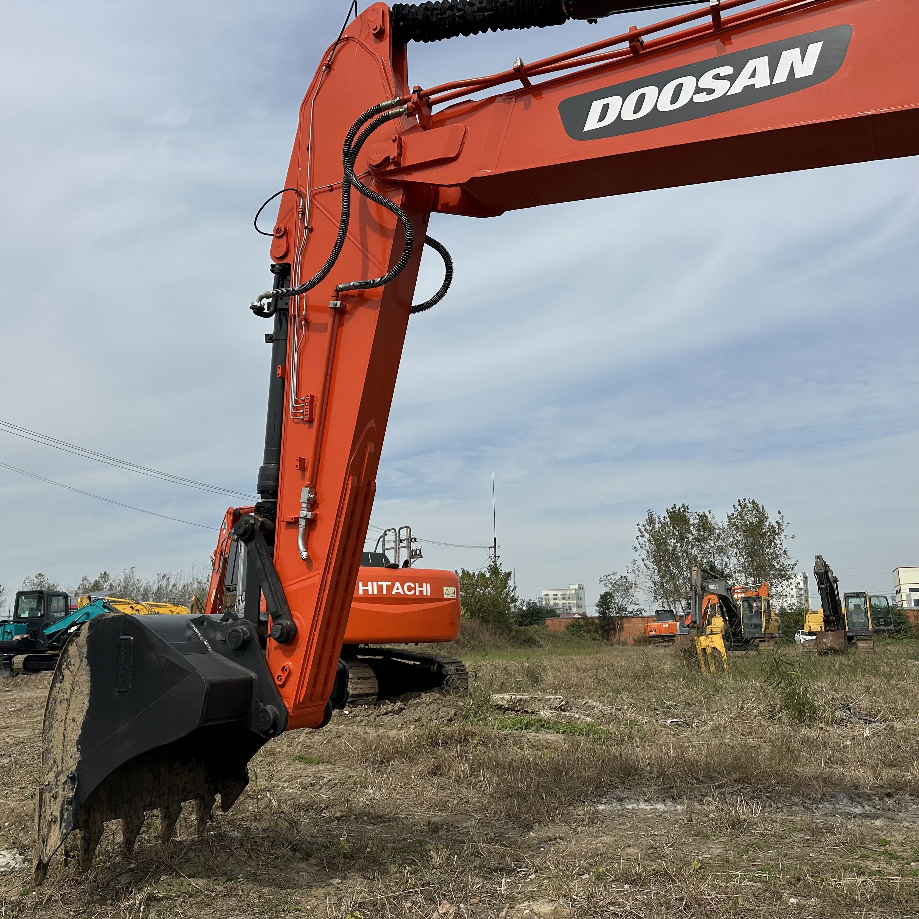 DOOSAN DX300LC-9C Crawler Excavator (Remanufactured High-Quality Unit)