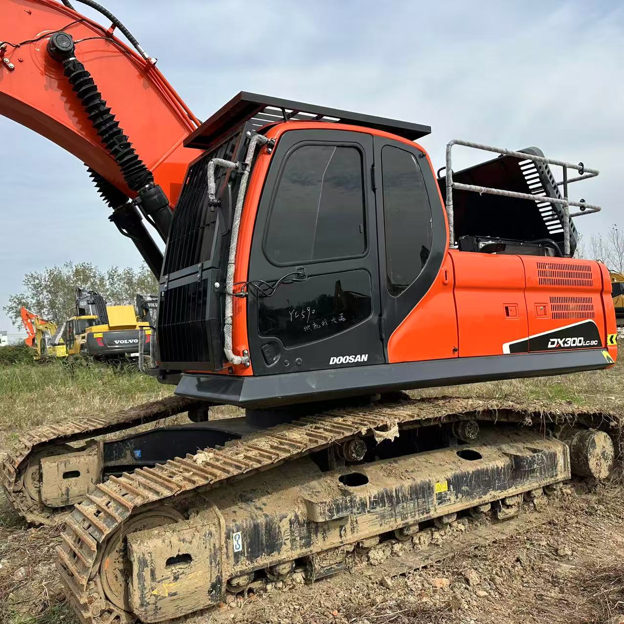 DOOSAN DX300LC-9C Crawler Excavator (Remanufactured High-Quality Unit)