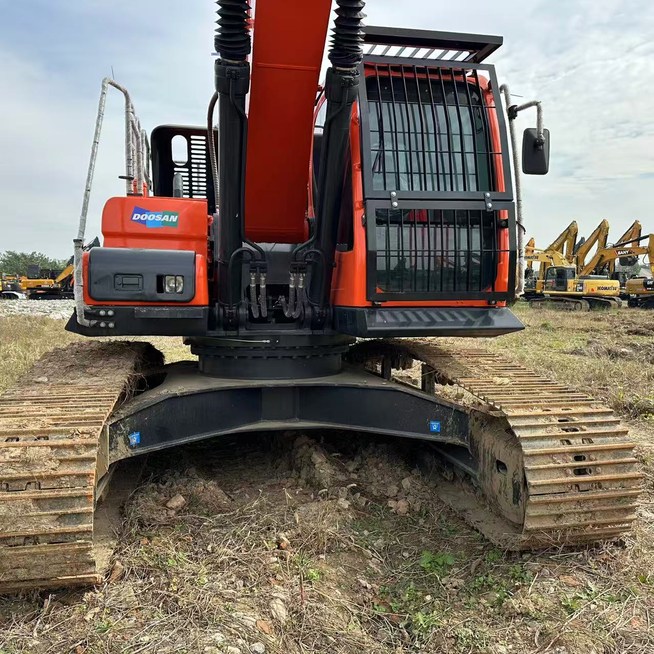 DOOSAN DX300LC-9C Crawler Excavator (Remanufactured High-Quality Unit)