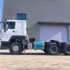 SINOTRUK Howo 371 horsepower 6×4 classic tractor head, with export license