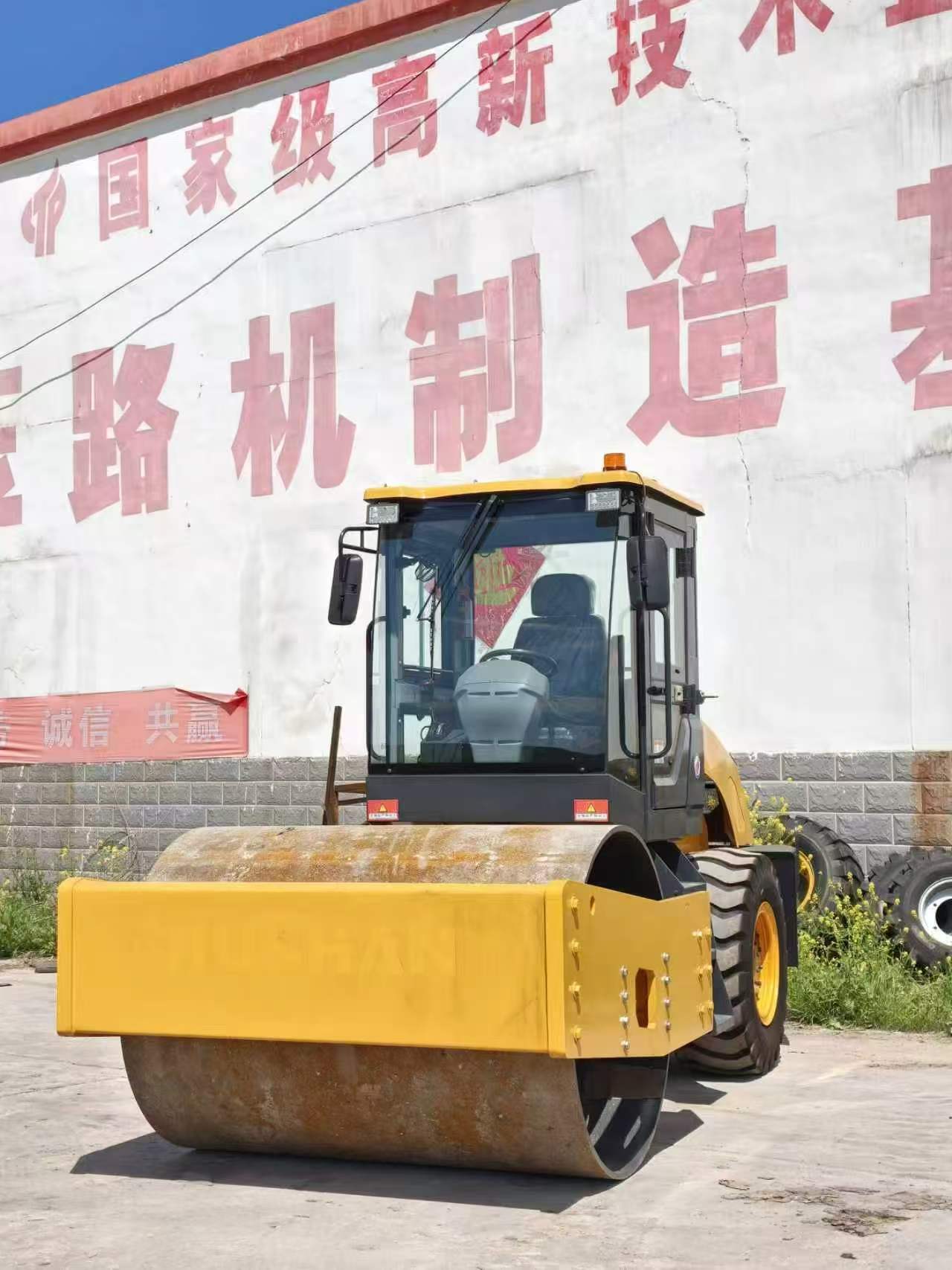 8 Ton Full Hydraulic Single Drum Road Roller, Large Ride-on Soil Compactor For Subgrade Backfill Vibration Compaction
