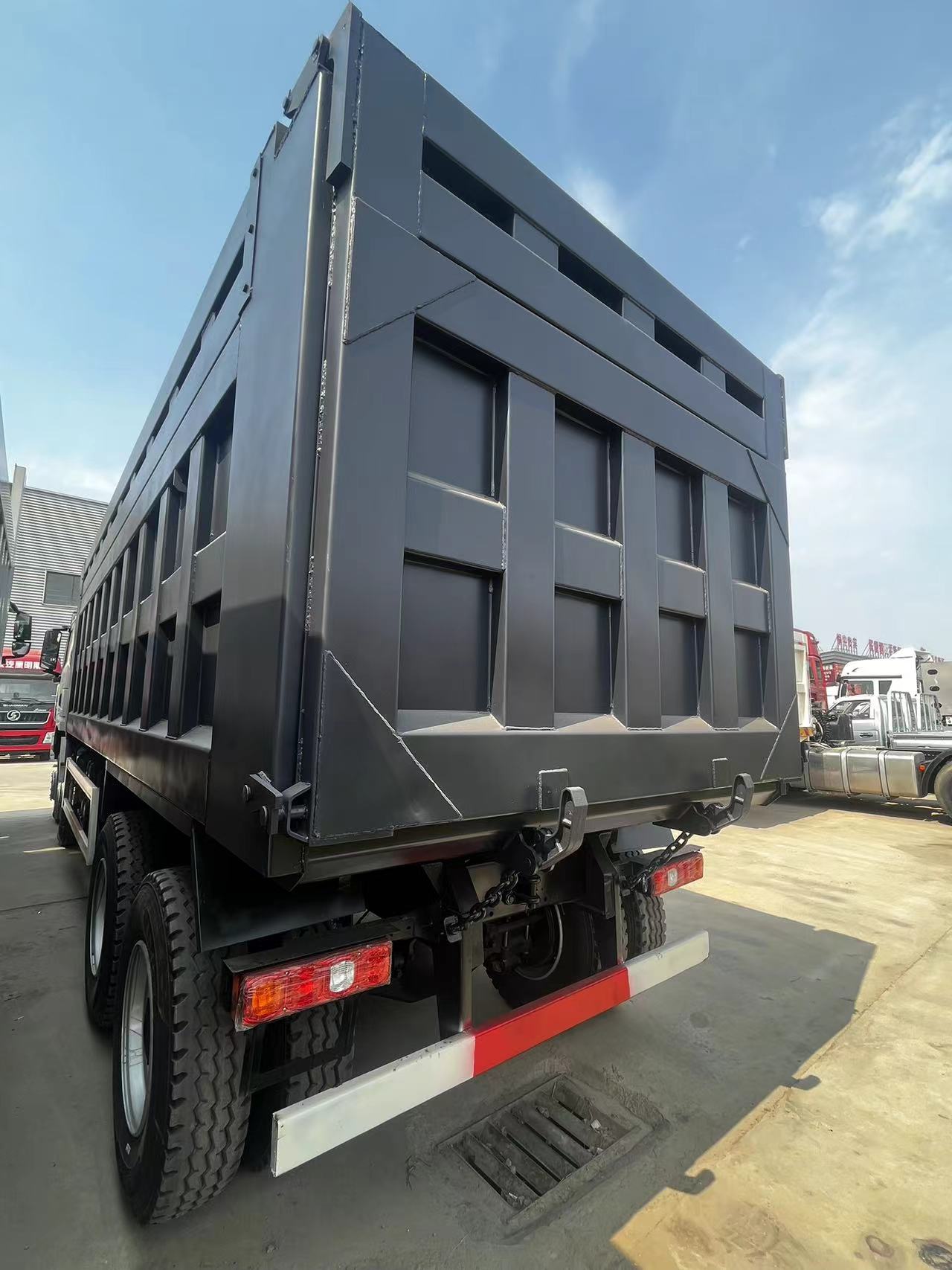 SHACMAN X3000 8×4 Heavy-Duty Remanufactured Dump Truck