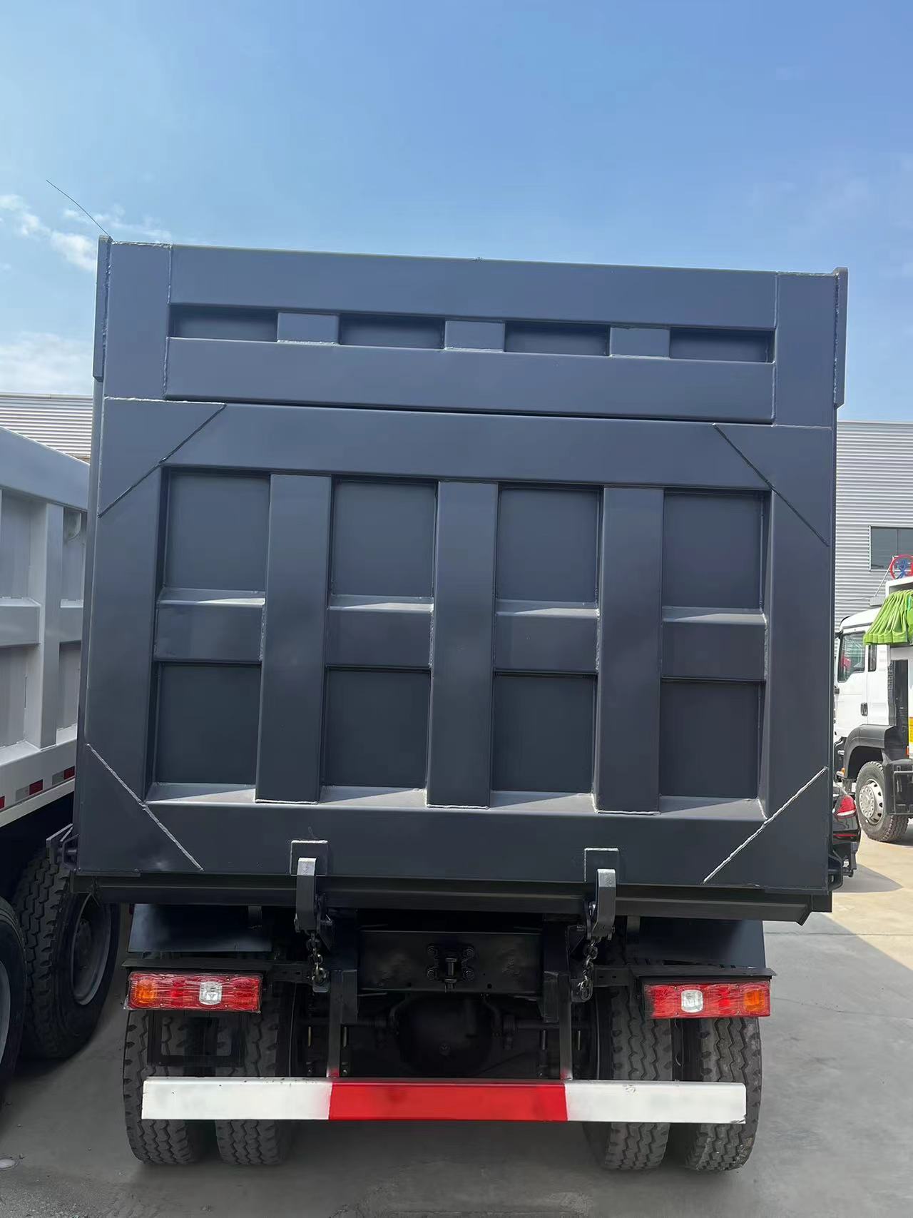 SHACMAN X3000 8×4 Heavy-Duty Remanufactured Dump Truck
