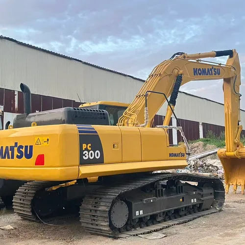 KOMATSU PC300 履带式挖掘机