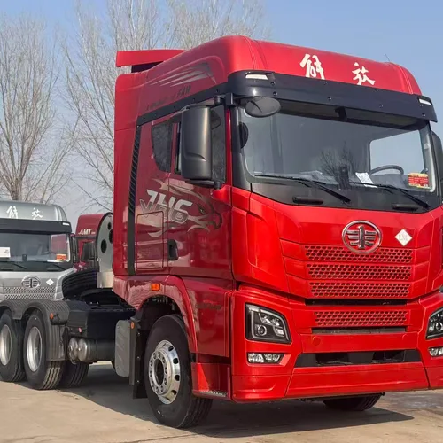 尊享2.0版JH6燃气牵引车，平地板高顶驾驶室，1500L LNG储气罐，轻合金轮辋，适用于集装箱运输
