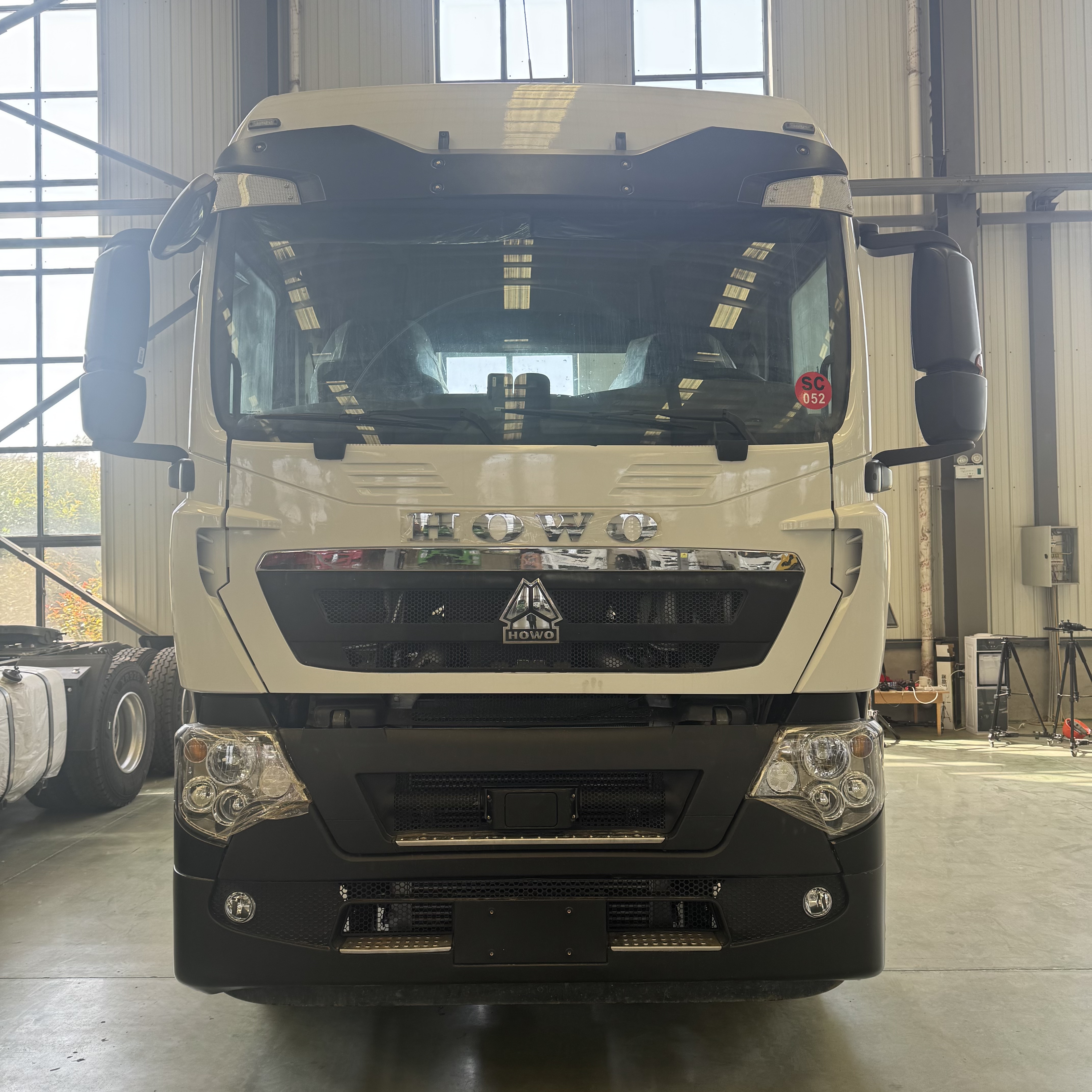 شاحنة قاطرة سينوتراك هاوو TX 6×4