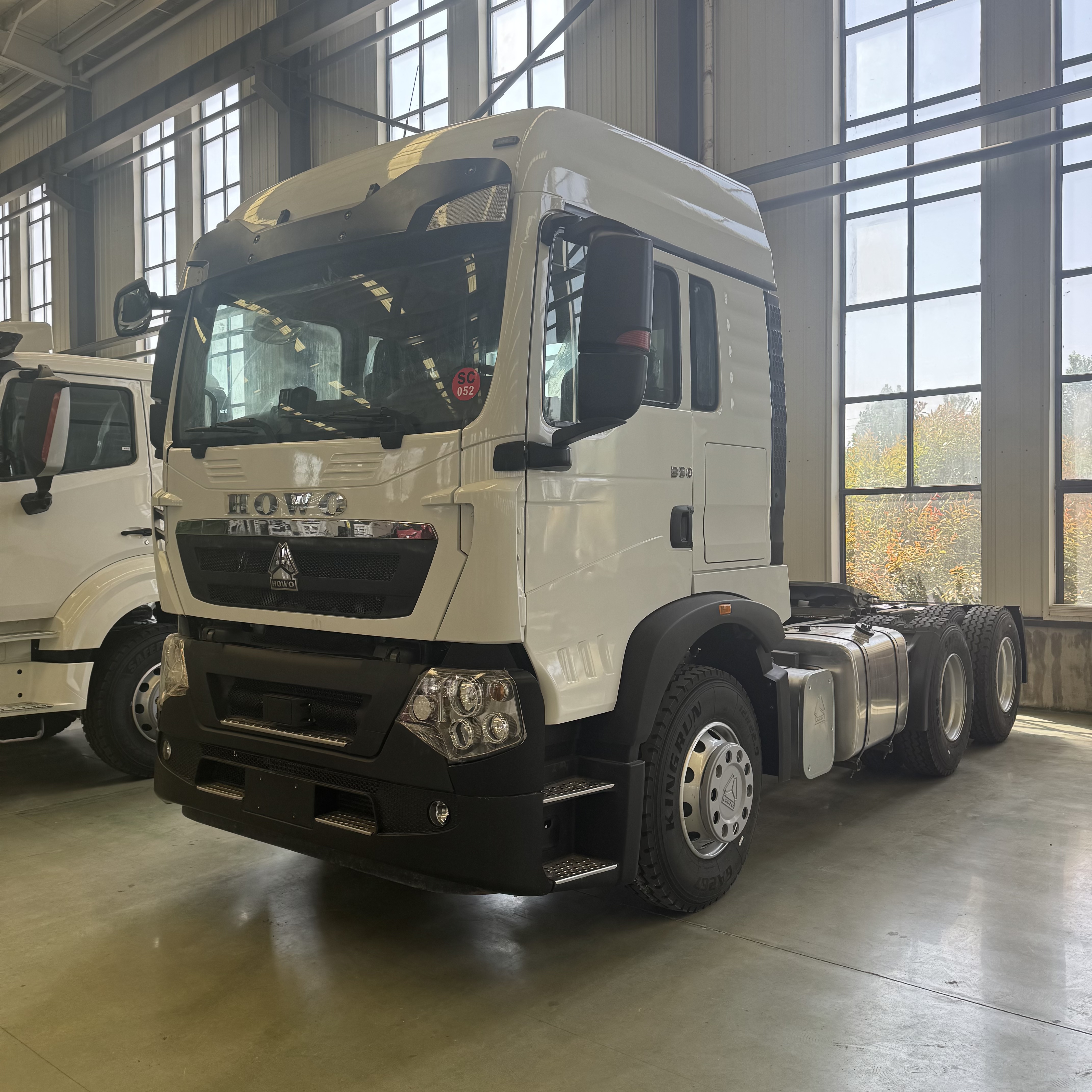 شاحنة قاطرة سينوتراك هاوو TX 6×4