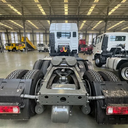 شاحنة قاطرة سينوتراك هاوو TX 6×4