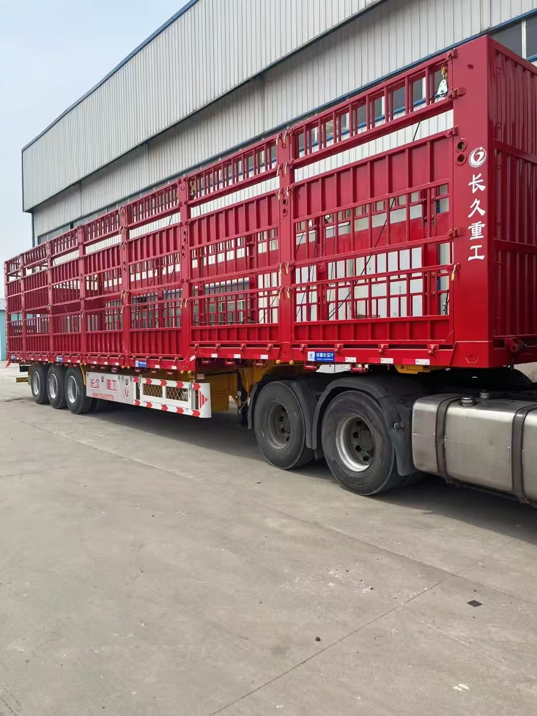 3-Axle Double Deck Livestock Semi-Trailer 17.5m×3m×4.35m Top10mm Bottom12mm Web6mm Manganese Beam Electric Lifting For Cattle Horse Transport