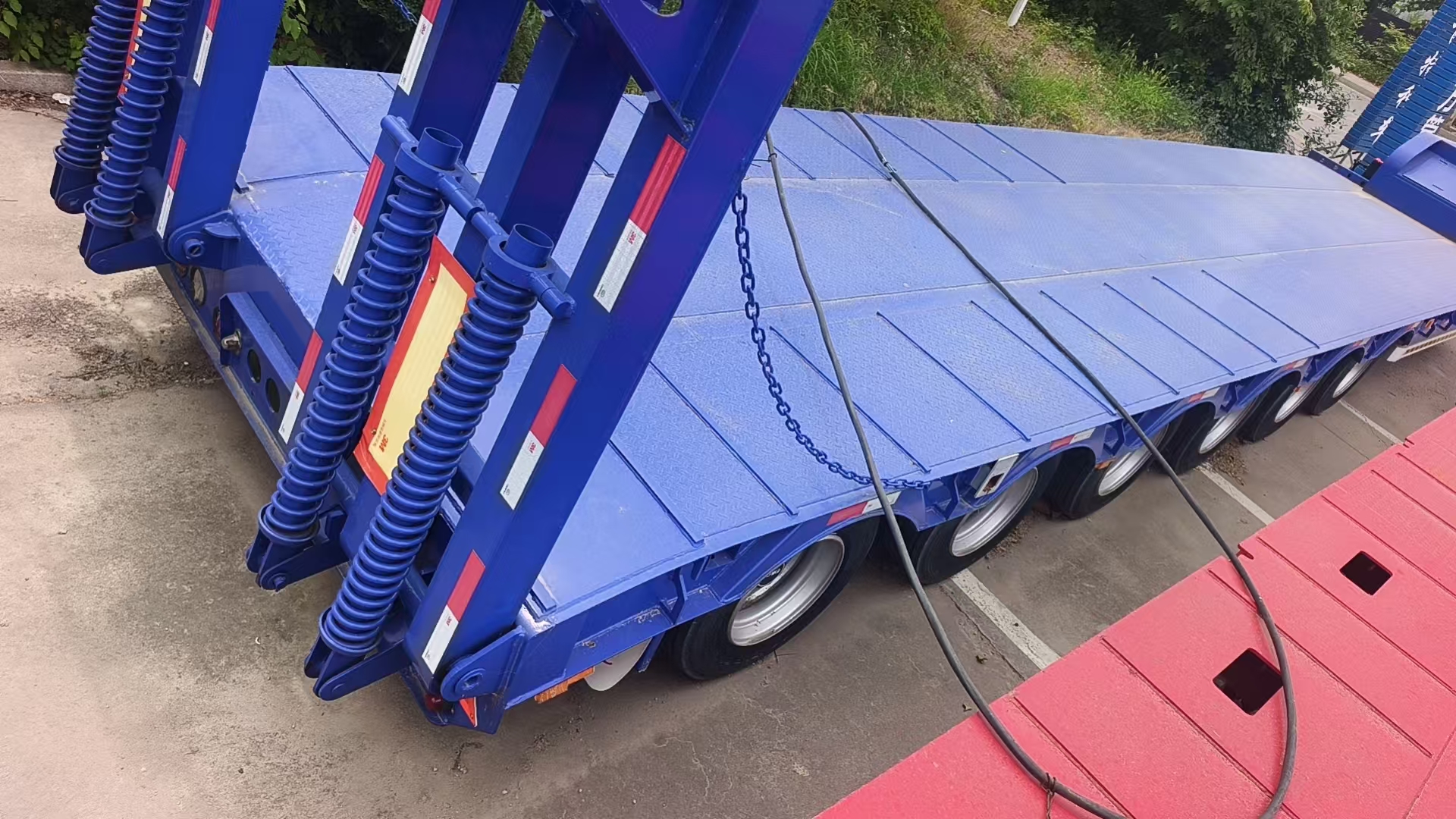 6-Axle 16m×3m Standard Low Bed Semi-Trailer Complete Legal Documents With Spring Loading Ramp For Excavator Mining Machinery Transport