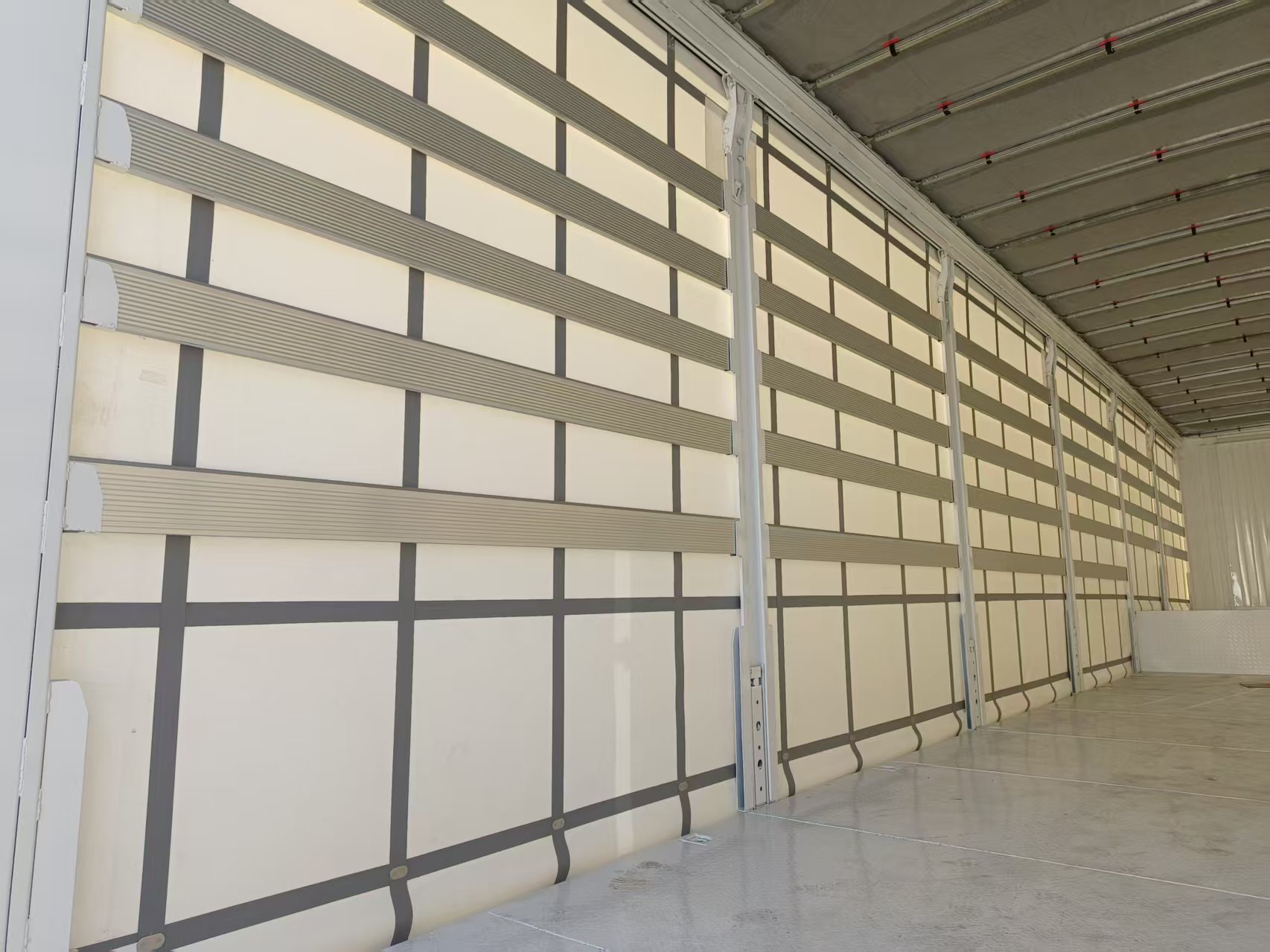 4-Axle Curtain Side Semi-Trailer Full Air Suspension Liftable Front Axle Rainproof Sliding Curtain For Europe Central Asia General Cargo Logistics