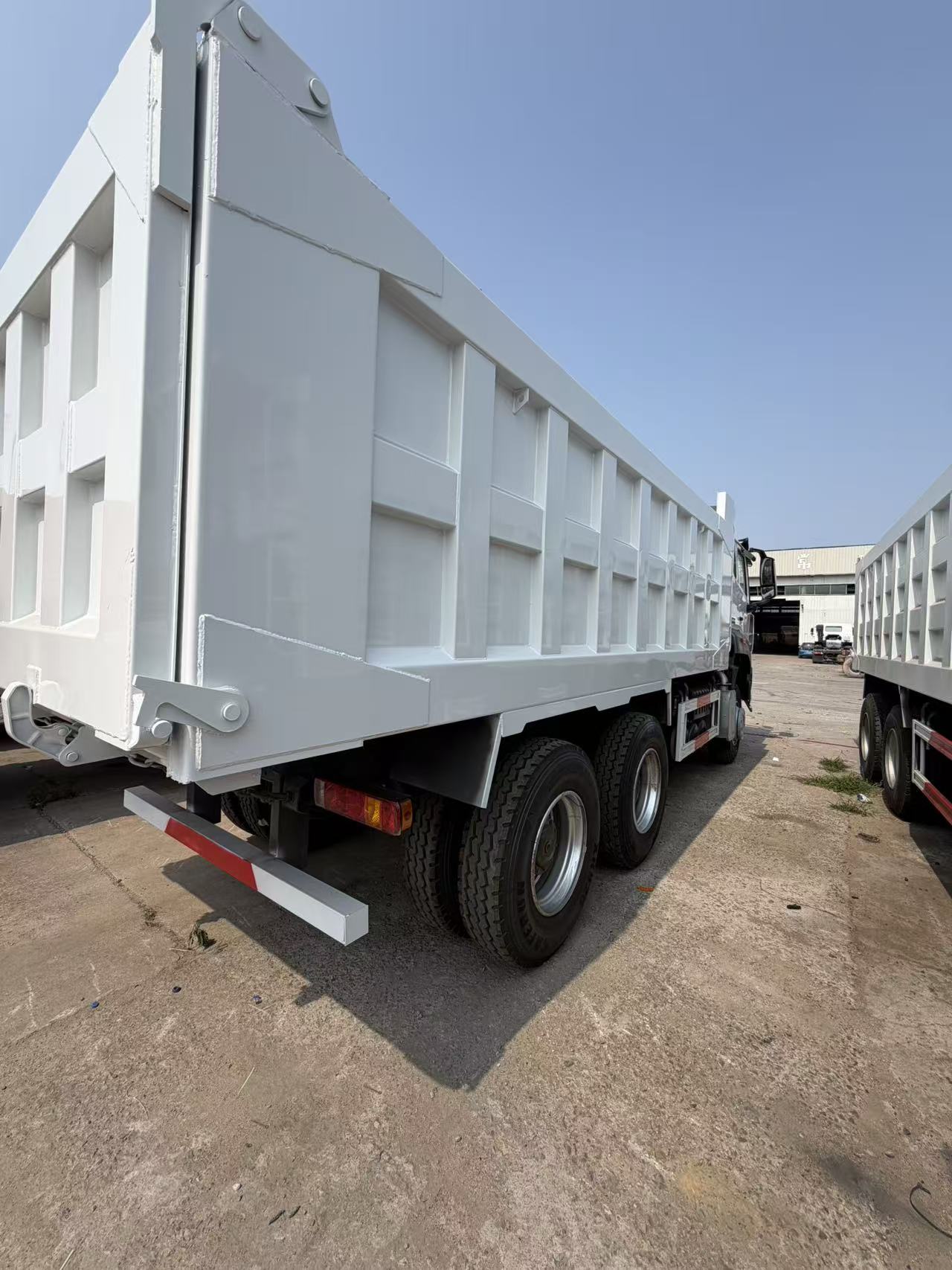 Sinotruk HOWO NX Heavy Mining Dump Truck, 6×4 10-wheel 30 Ton Muck Tipper Heavy Truck Export For Middle East & Africa Construction