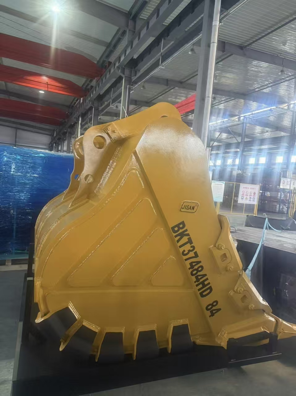 CAT374 Heavy Duty Rock Bucket 4.7CBM 84 Inch Fit 74 Ton Excavator NM400 Wear Plate Mining Quarry Excavator Attachment