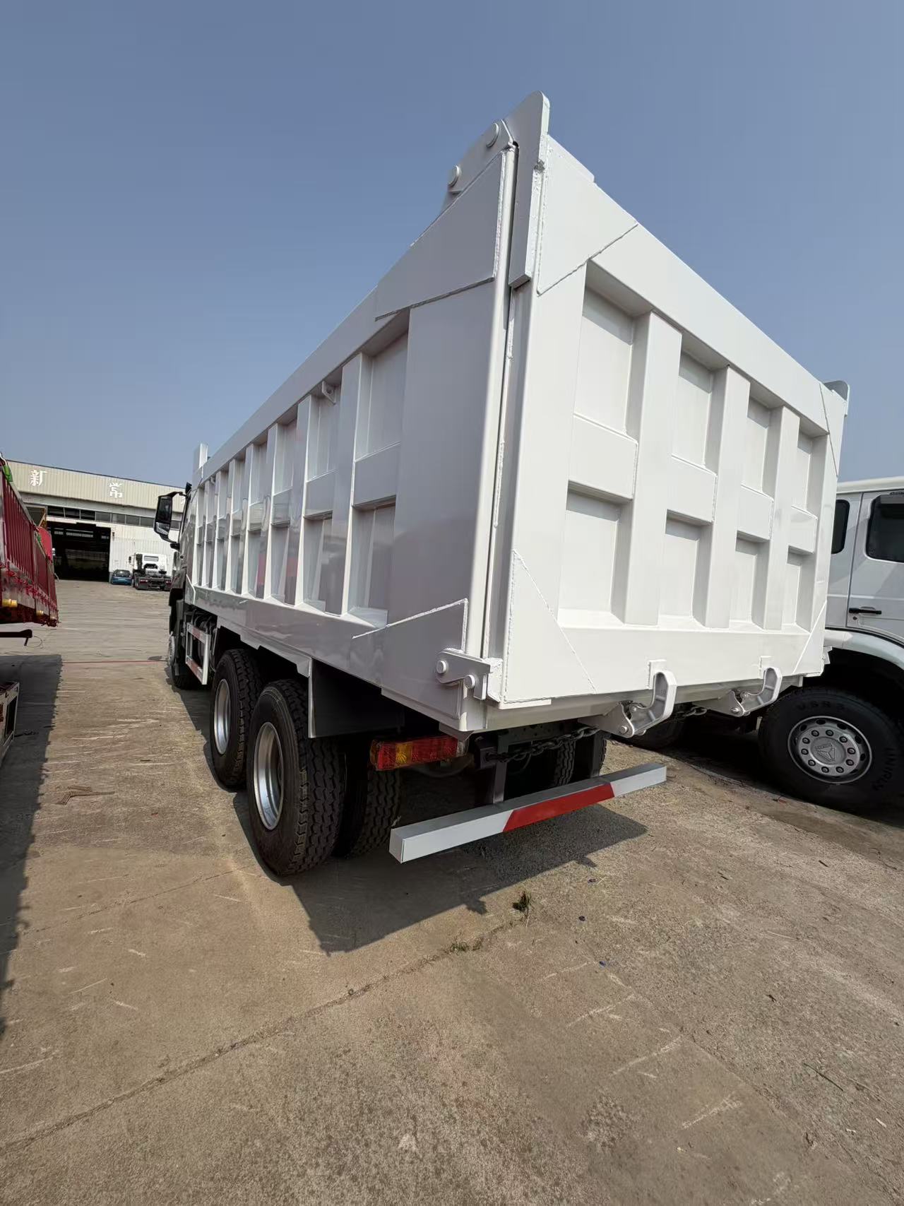 Sinotruk HOWO NX Heavy Mining Dump Truck, 6×4 10-wheel 30 Ton Muck Tipper Heavy Truck Export For Middle East & Africa Construction