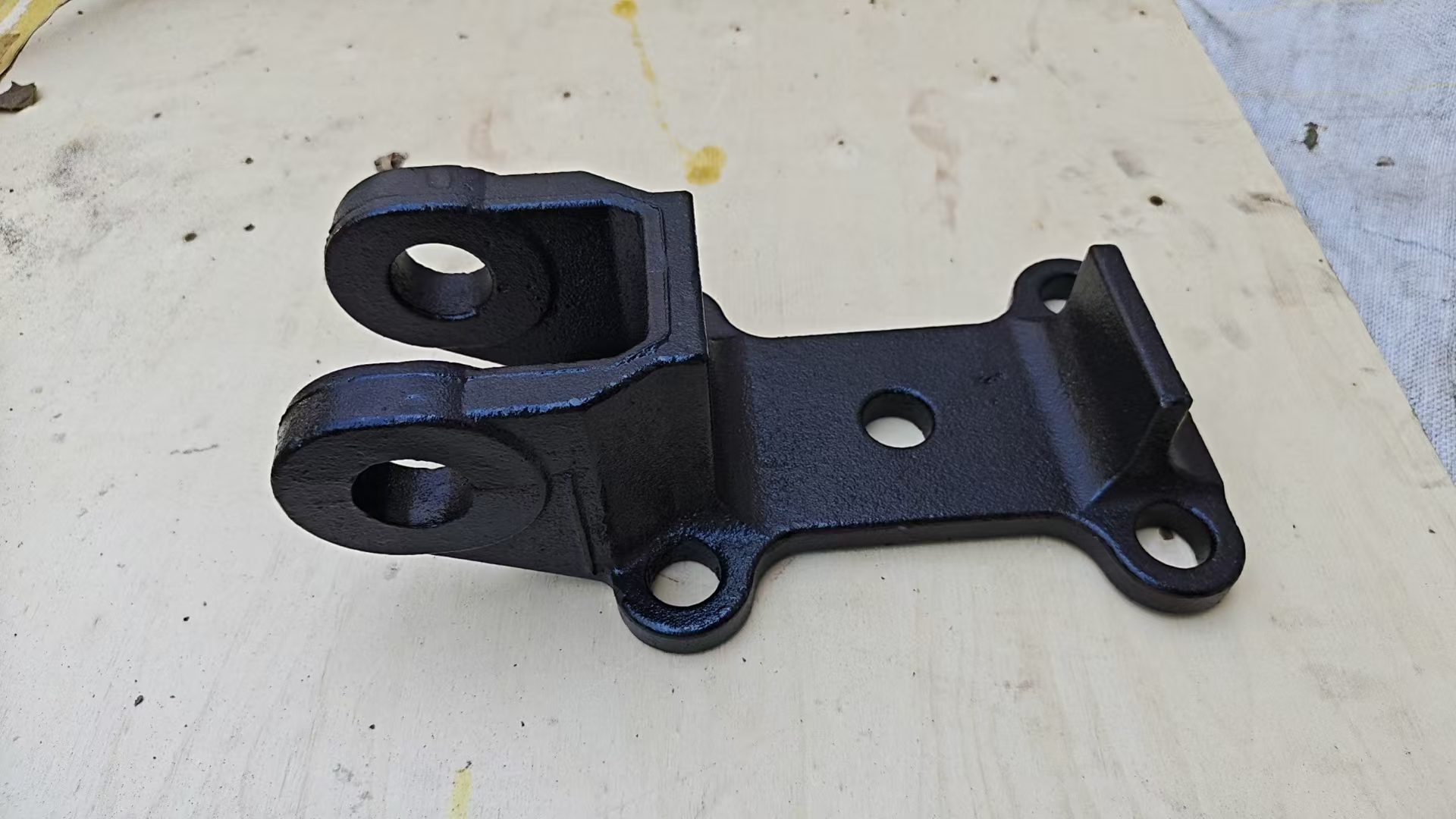 BPW German Type Front Leaf Spring Bracket