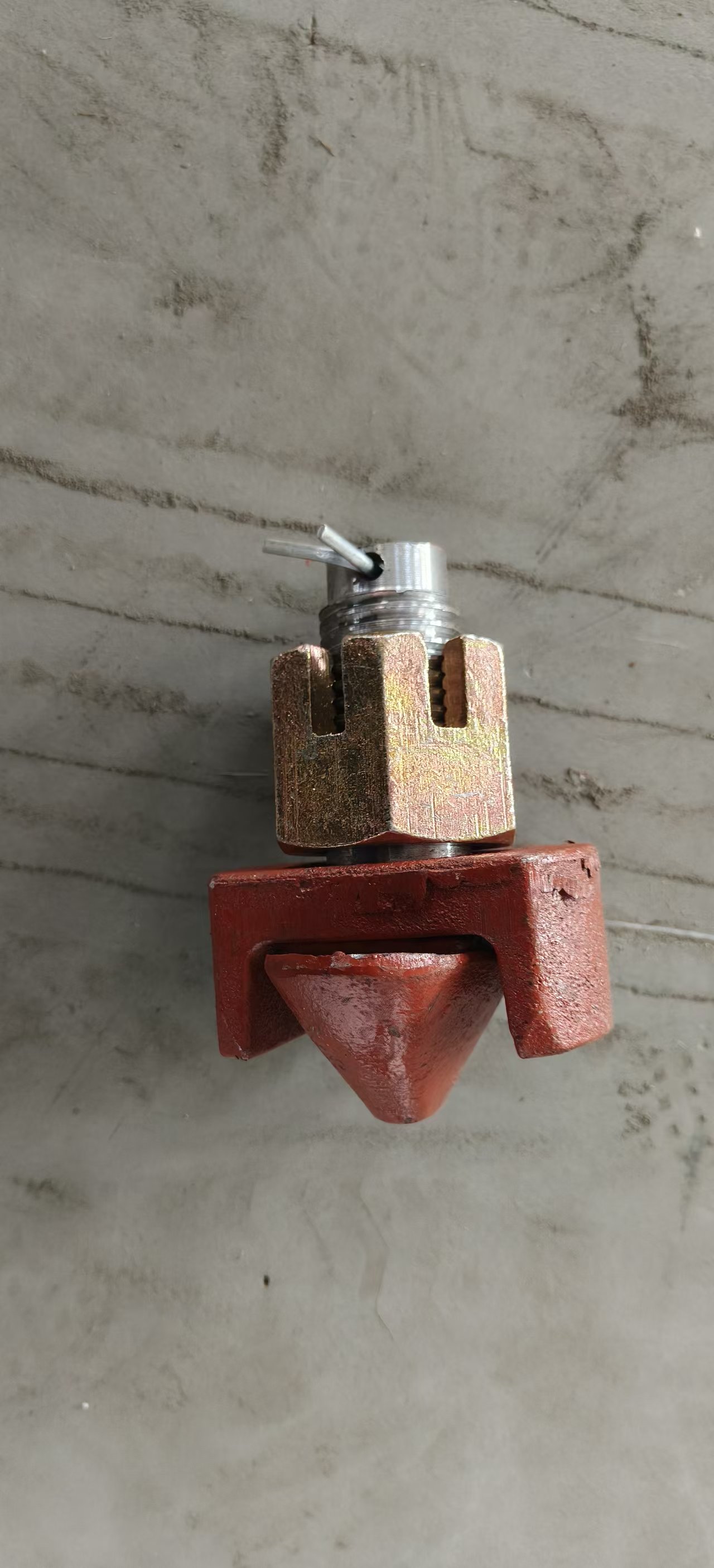 Mushroom Twist Lock