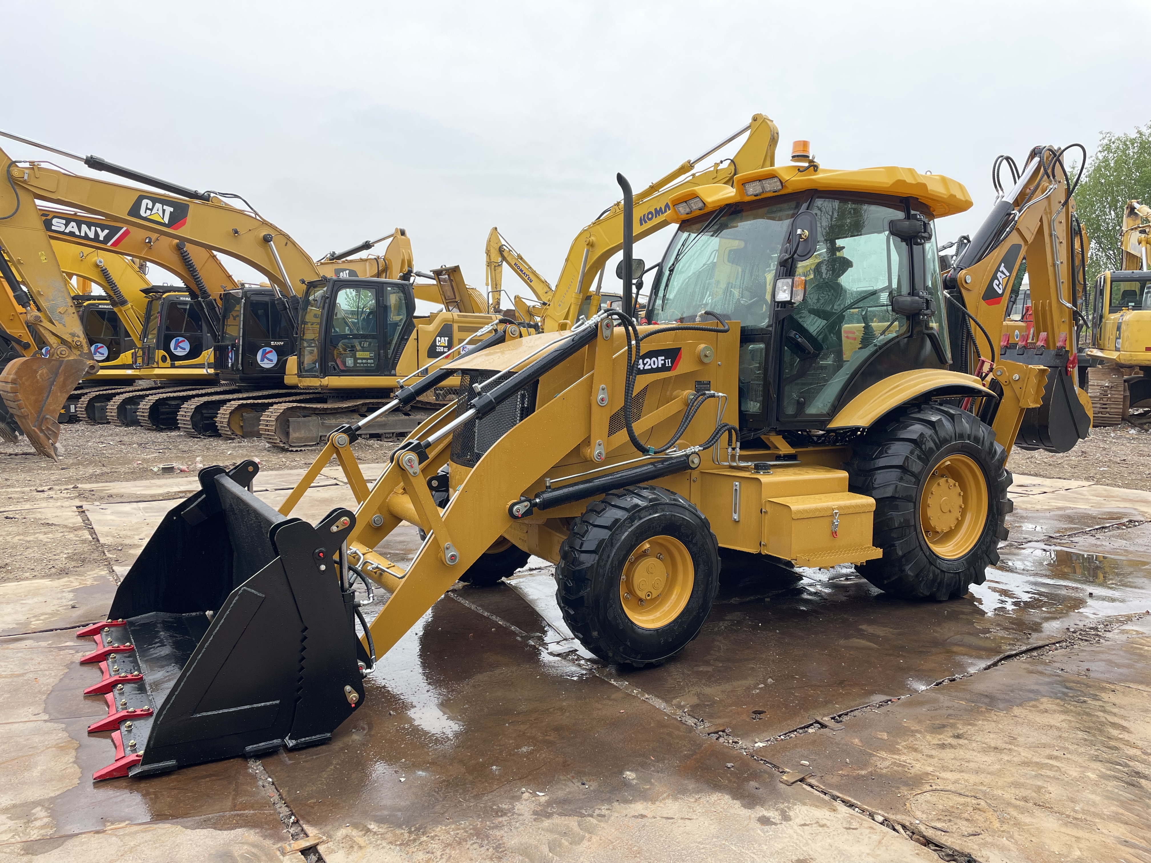 CAT 420F2 Backhoe Loader