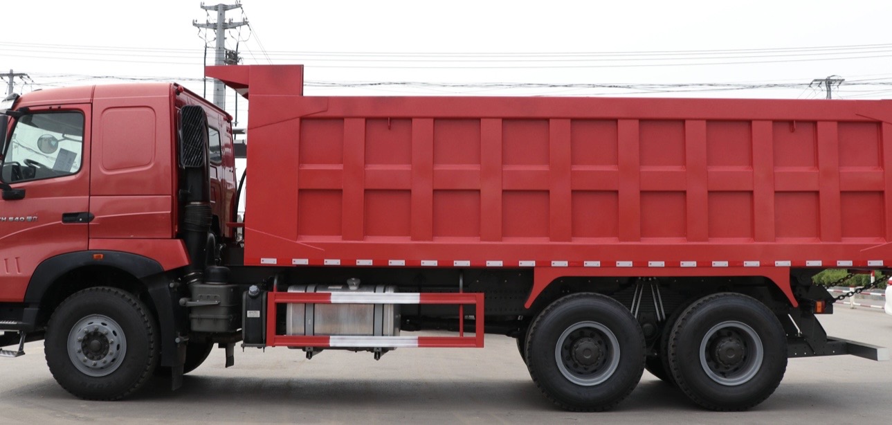 SINOTRUK HOWO T7H 6X4 Remanufactured Dump Truck