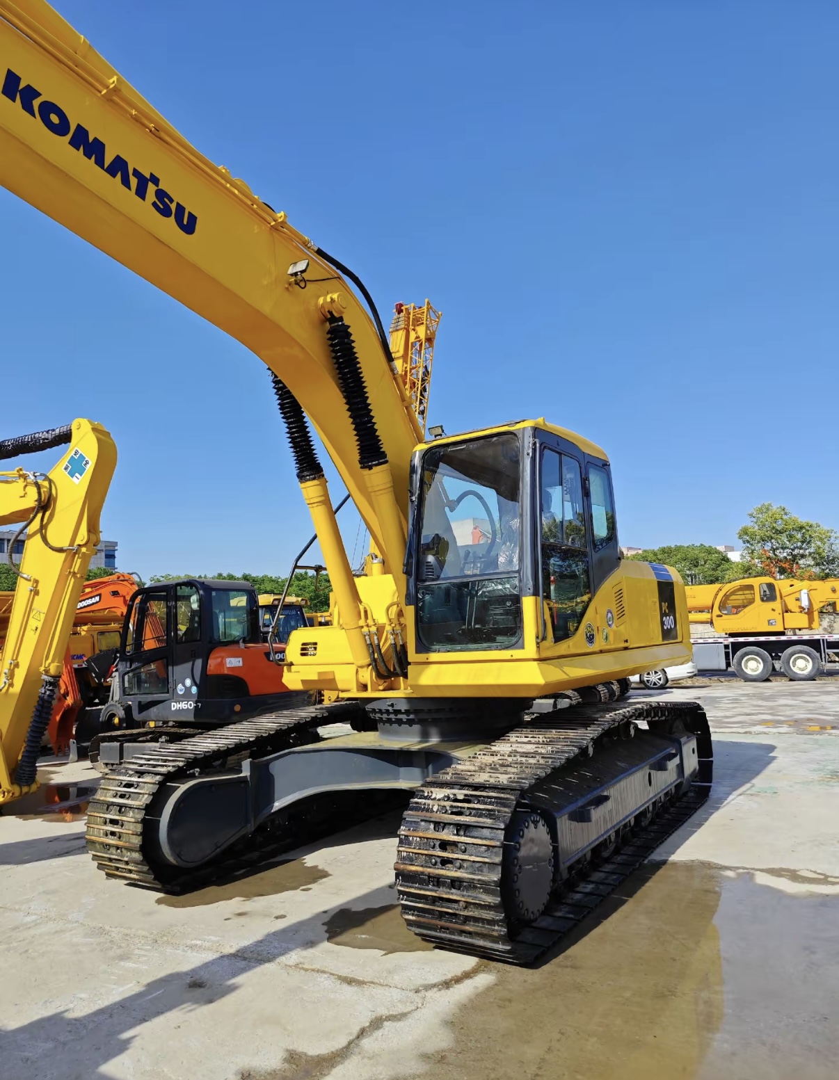 KOMATSU PC200 Remanufactured Crawler Excavator