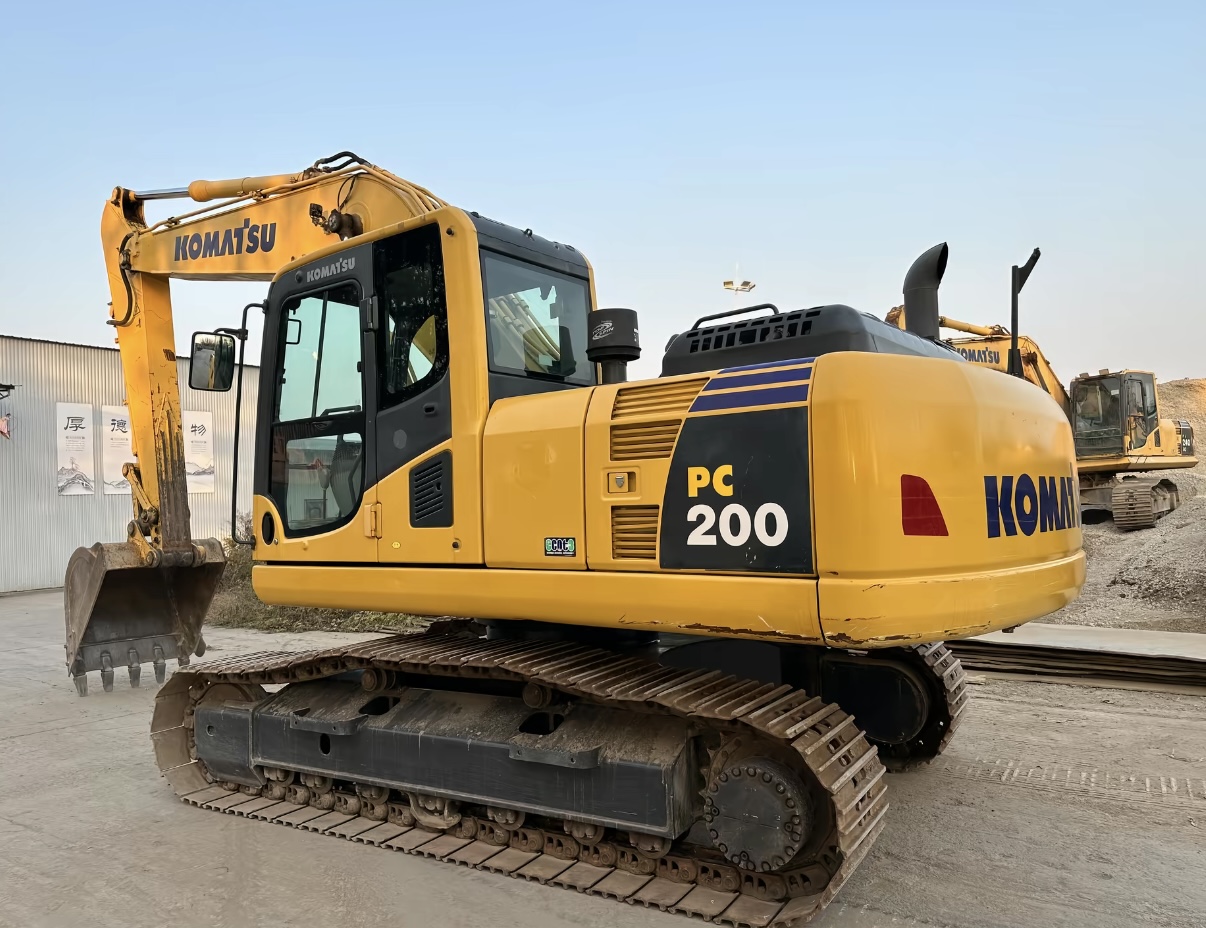 KOMATSU PC200 Remanufactured Crawler Excavator
