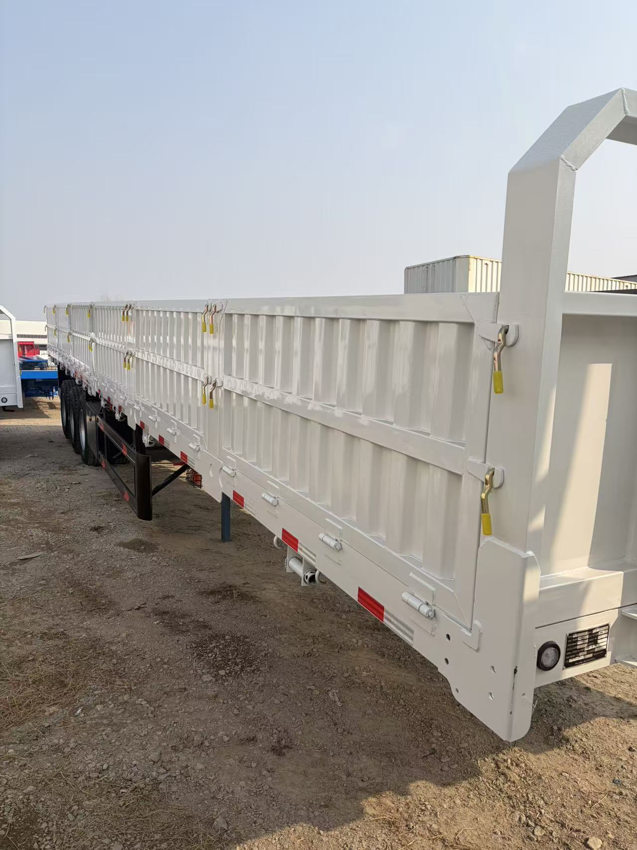 3-Axle Side Wall Semi-Trailer 13m×2.65m Adjustable Side Wall Height Manganese Steel Beam For Container & Bulk Goods Transport