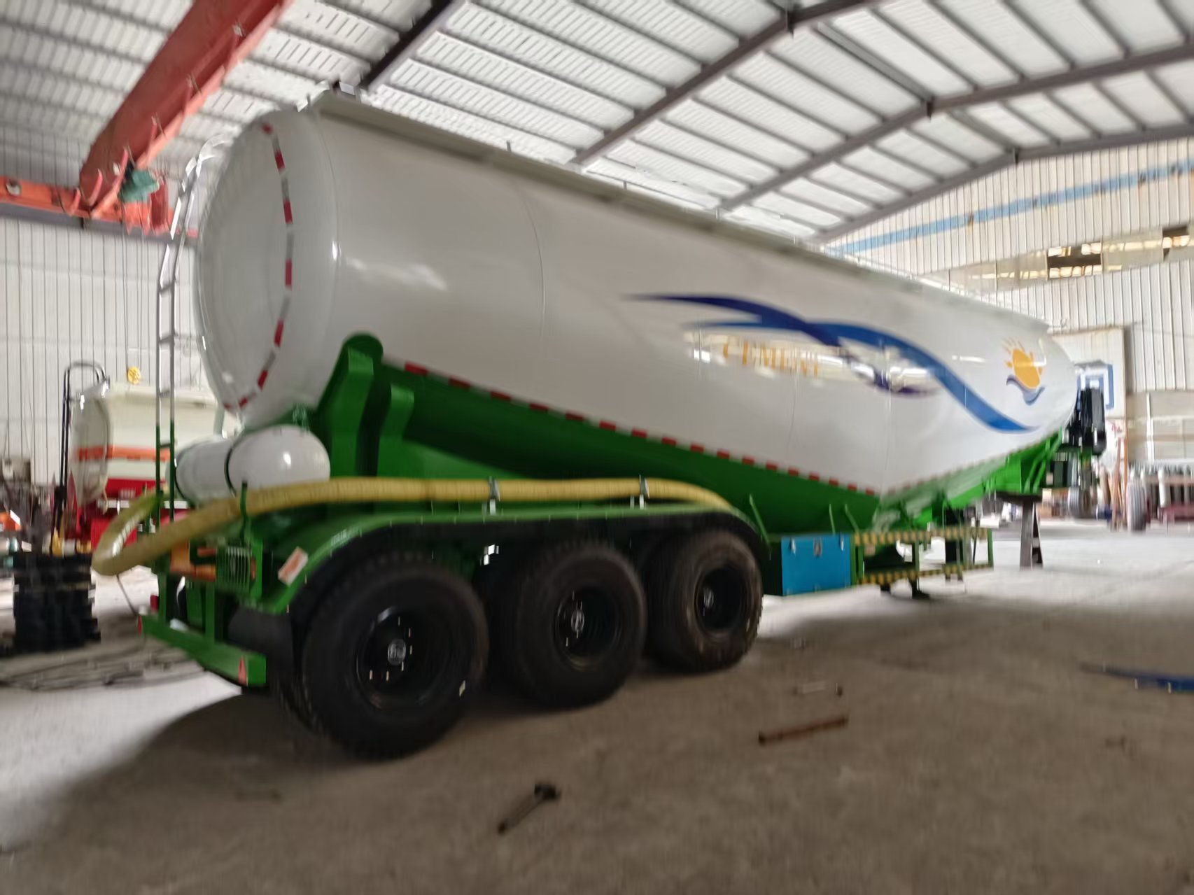 Export Custom Bulk Powder Tank Semi-Trailer Cement Fly Ash Lime Powder Transport For Construction Mine Logistics