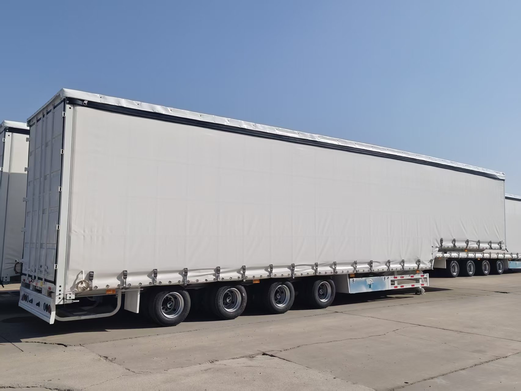 4-Axle Curtain Side Semi-Trailer Full Air Suspension Liftable Front Axle Rainproof Sliding Curtain For Europe Central Asia General Cargo Logistics