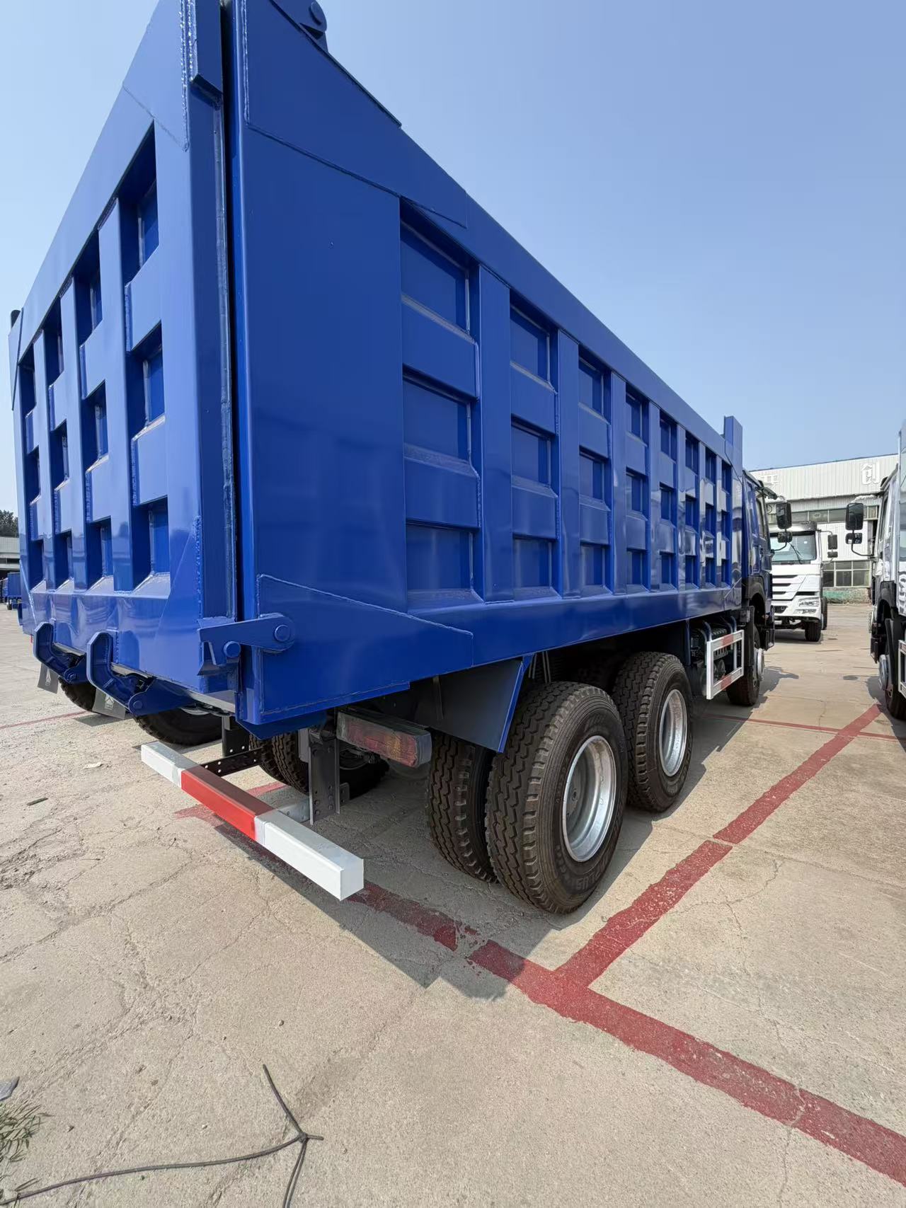371HP WD615 Euro II Mechanical Pump HOWO 6×4 Rear Tipper Truck, Heavy-duty Sand Quarry Engineering Dumper