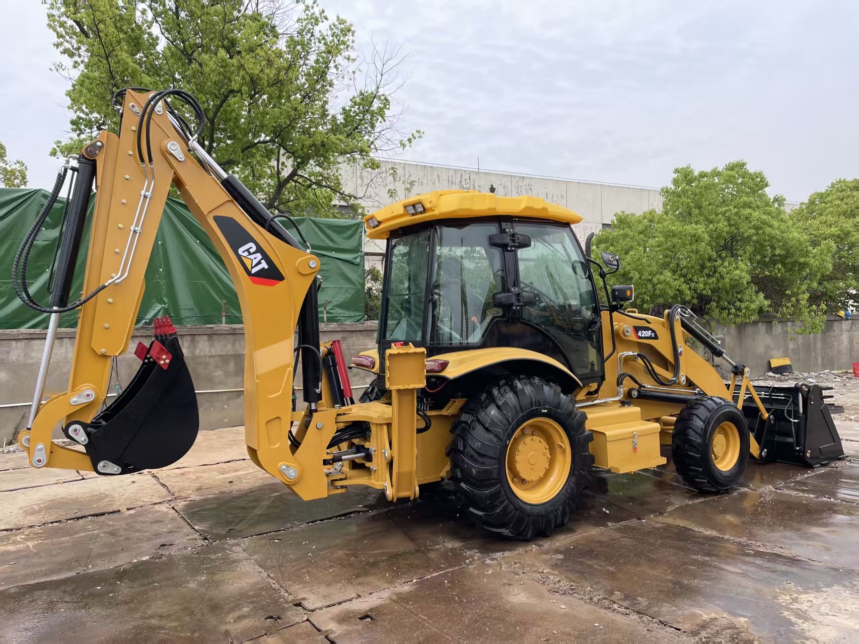 CAT 420F2 Backhoe Loader