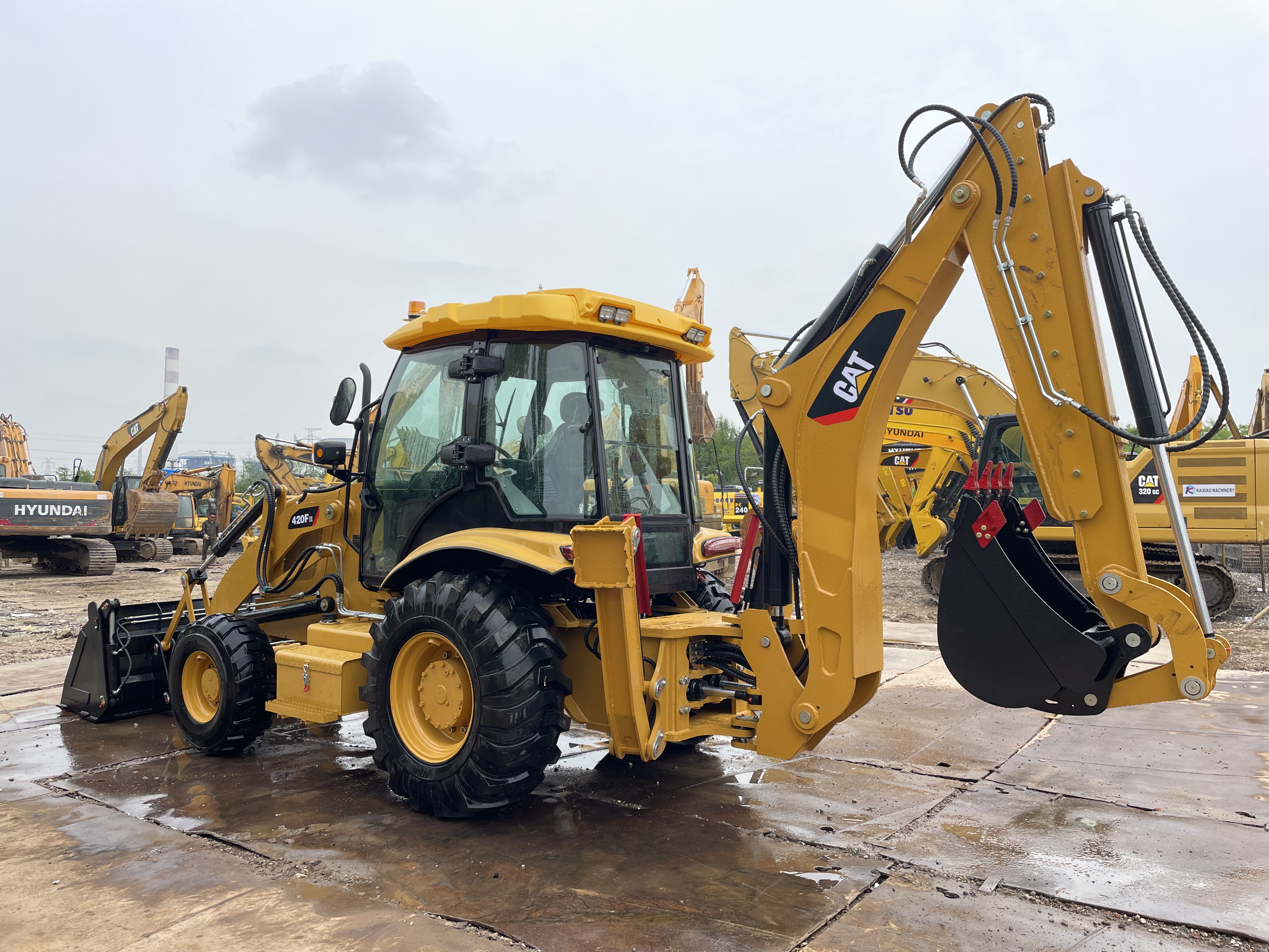 CAT 420F2 Backhoe Loader