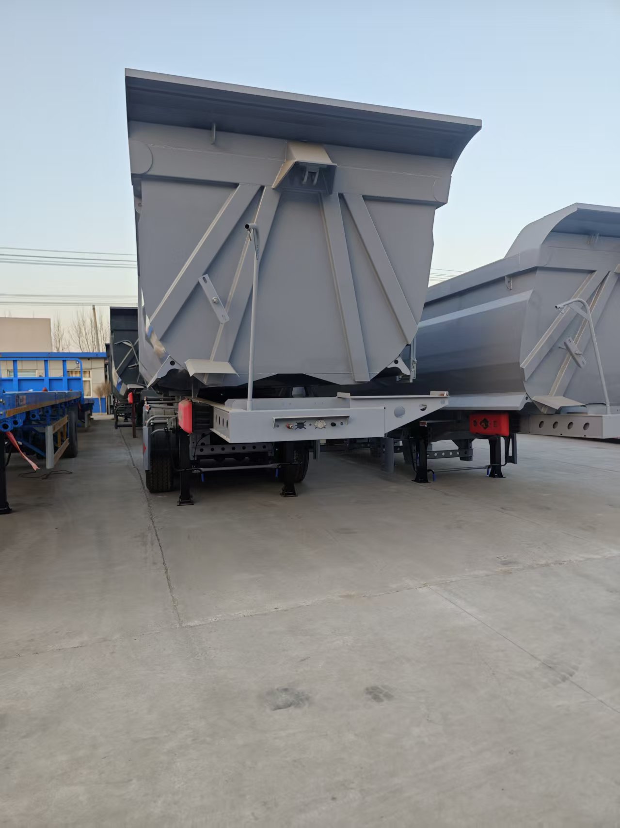 Heavy Duty 3-Axle U-Shape Tipper Steel Semi Trailer 40 Ton for Sand and Aggregate Transport Factory Price
