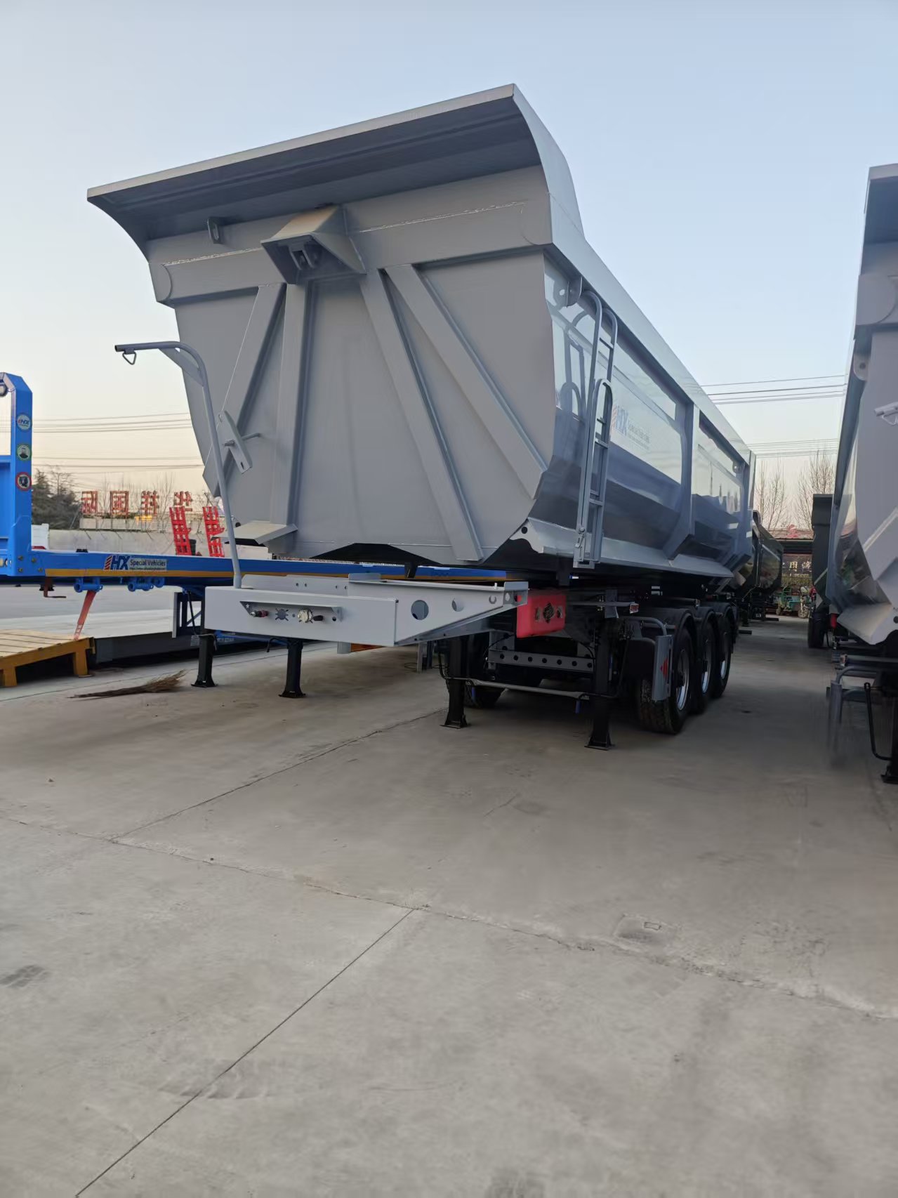 Heavy Duty 3-Axle U-Shape Tipper Steel Semi Trailer 40 Ton for Sand and Aggregate Transport Factory Price
