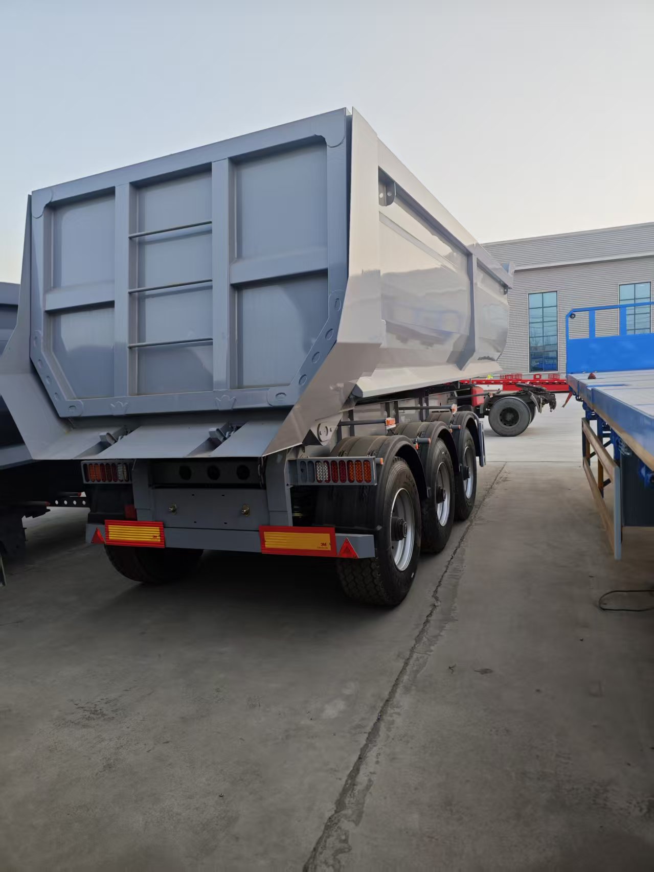 Heavy Duty 3-Axle U-Shape Tipper Steel Semi Trailer 40 Ton for Sand and Aggregate Transport Factory Price