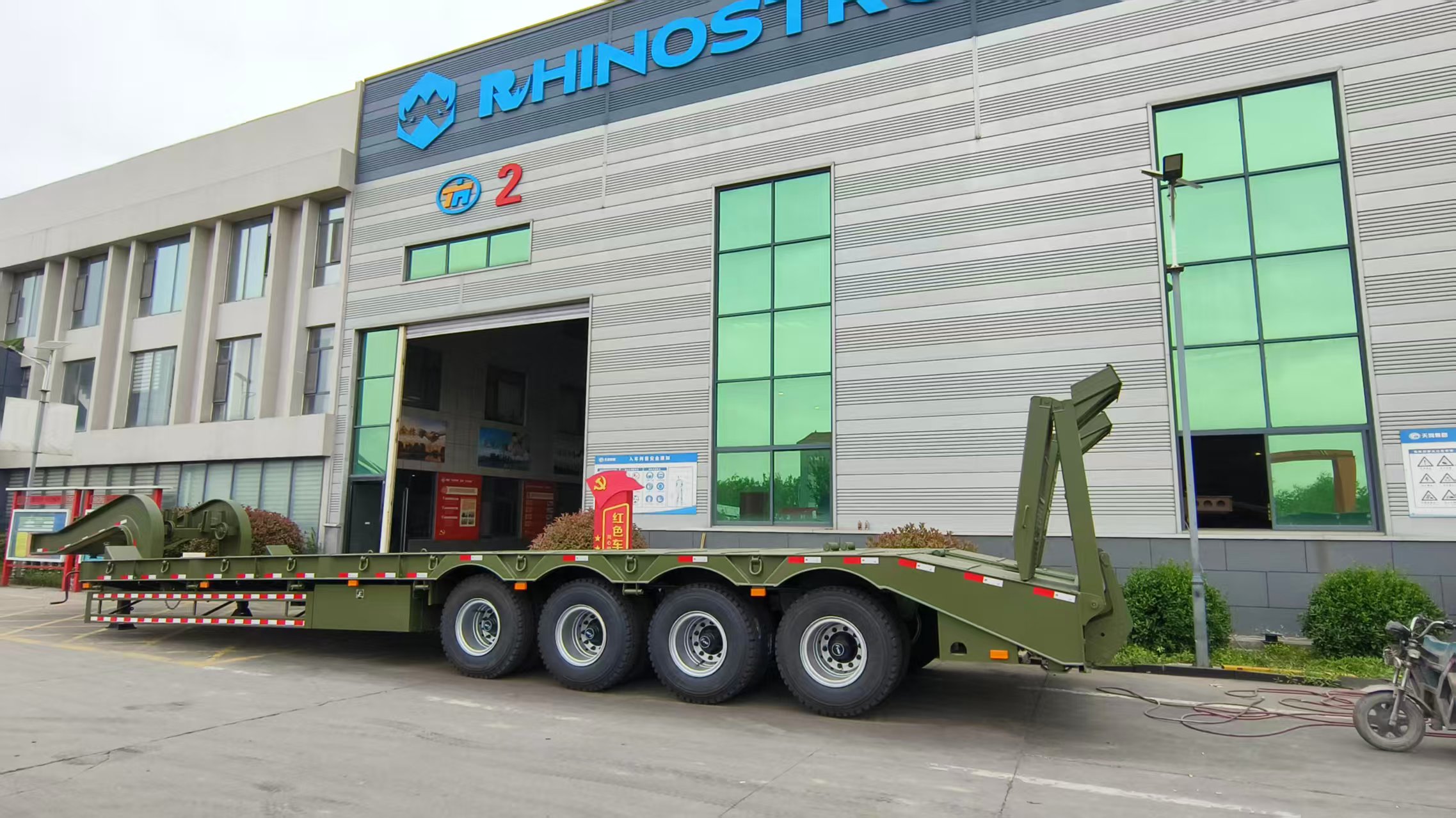 3axle 80ton Heavy Duty Gooseneck Hydraulic Ramp Low Loader/Lowbed/ Lowboy Low Bed Trailer Truck Semi Trailers for Excavator Transport